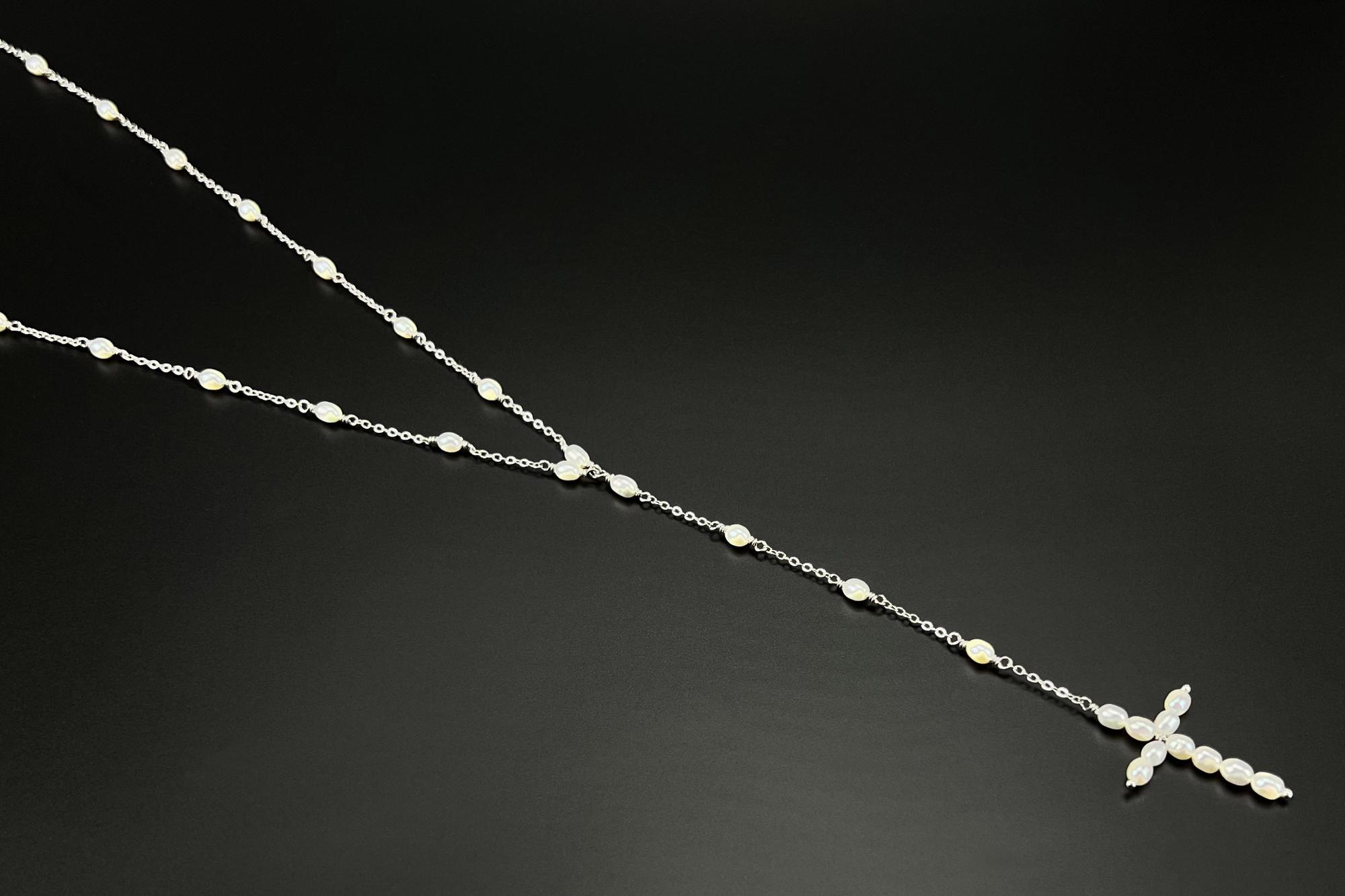 Длянное колье с натуральным жемчугом и крестом HOLINESS