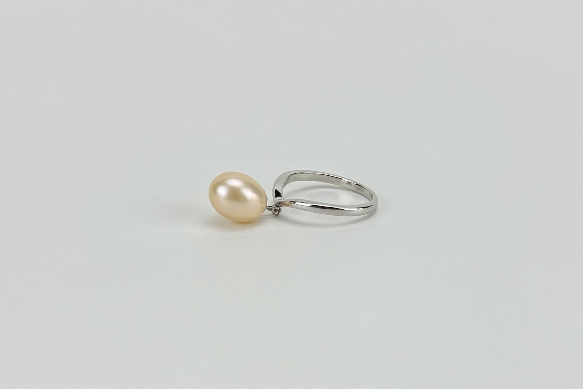 Кольцо с подвеской из натурального жемчуга TOY