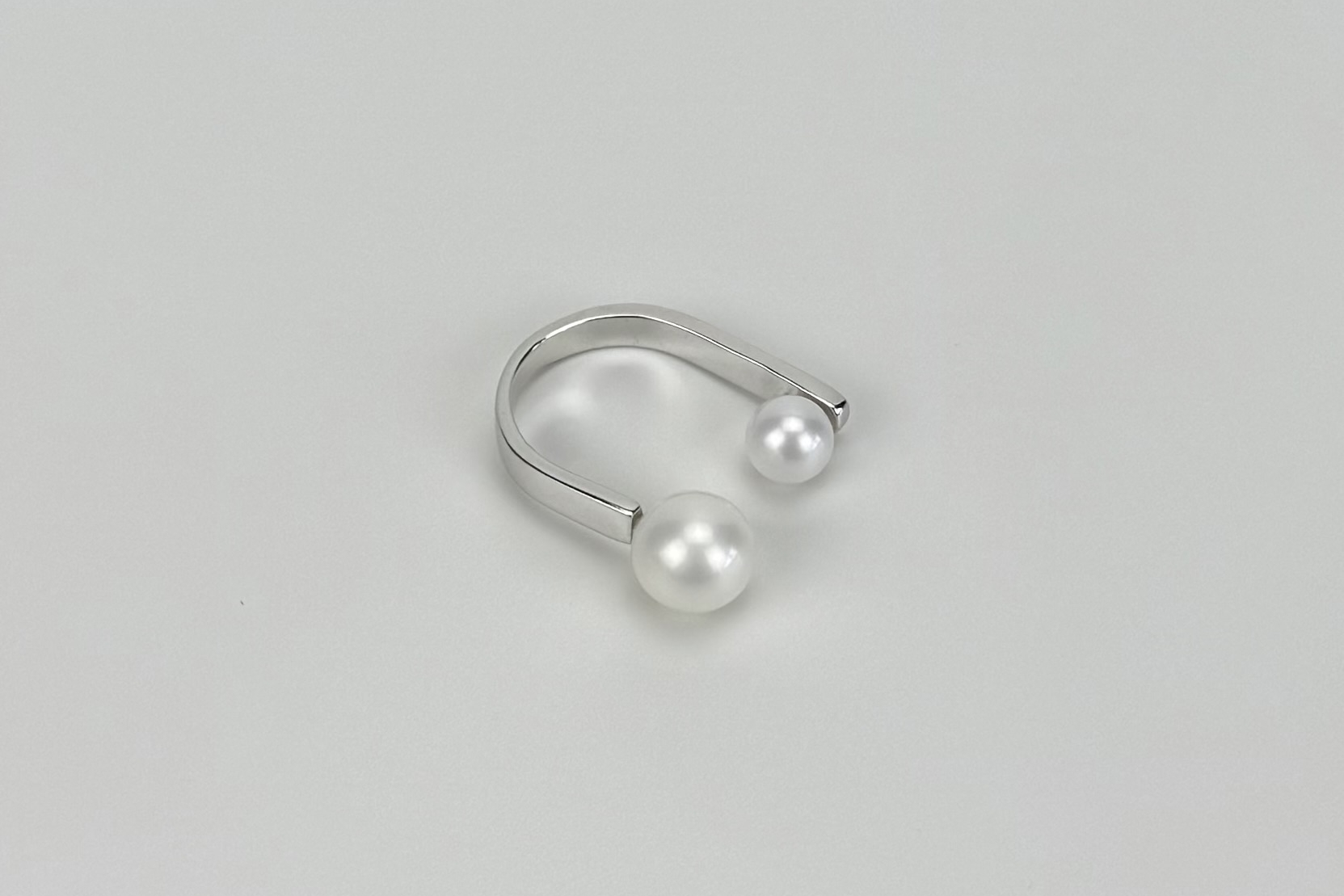 Кольцо с двумя натуральными жемчужинами VISION