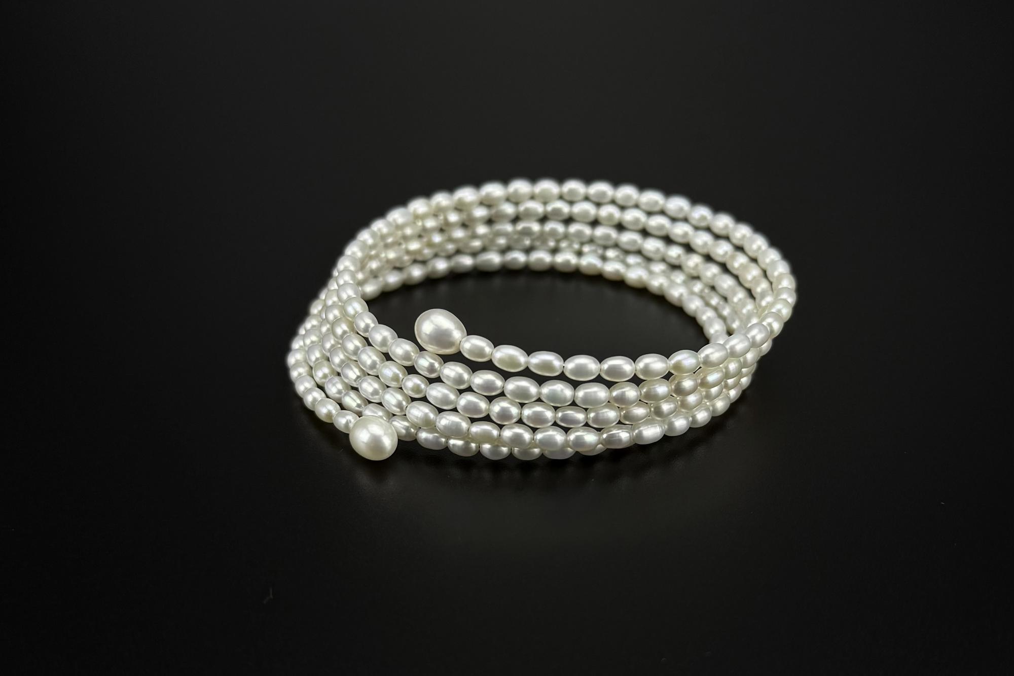 Жесткий браслет из натурального жемчуга SWIRLS & DROP