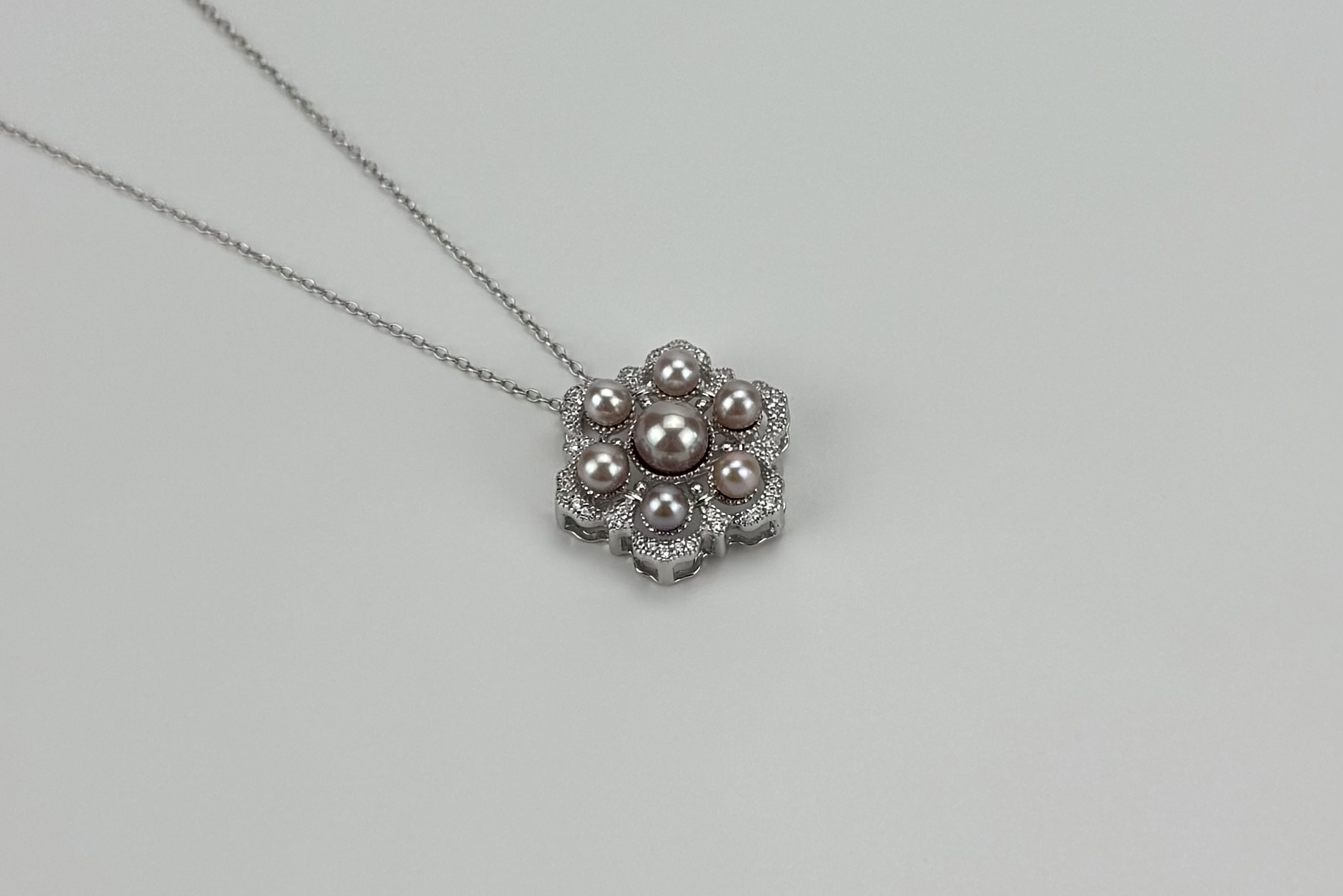 Брошь с натуральными розовыми жемчужинами ATOMIC ROSE