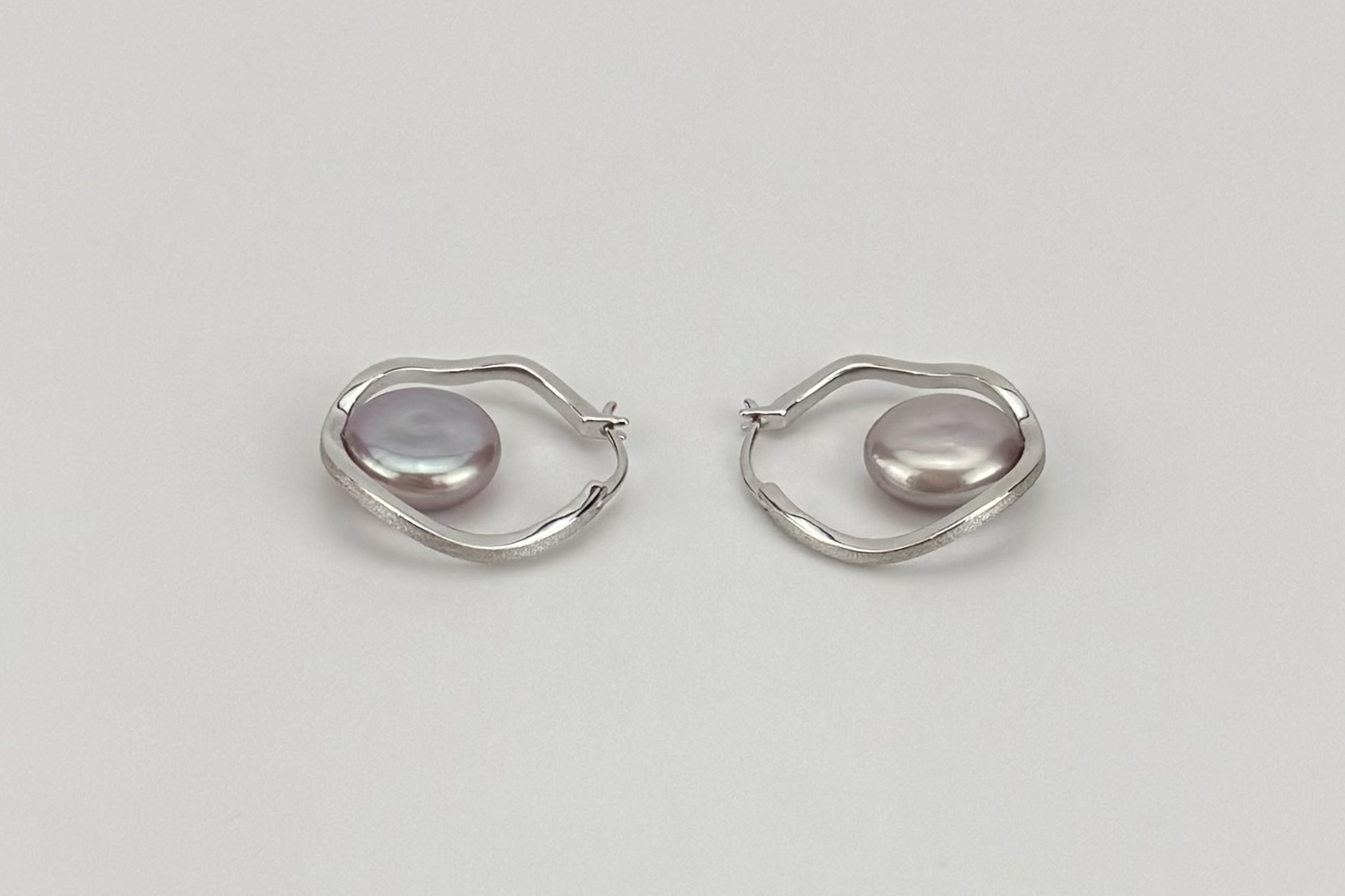 Серьги кольца с натуральным жемчугом ROCOCO BLOOM