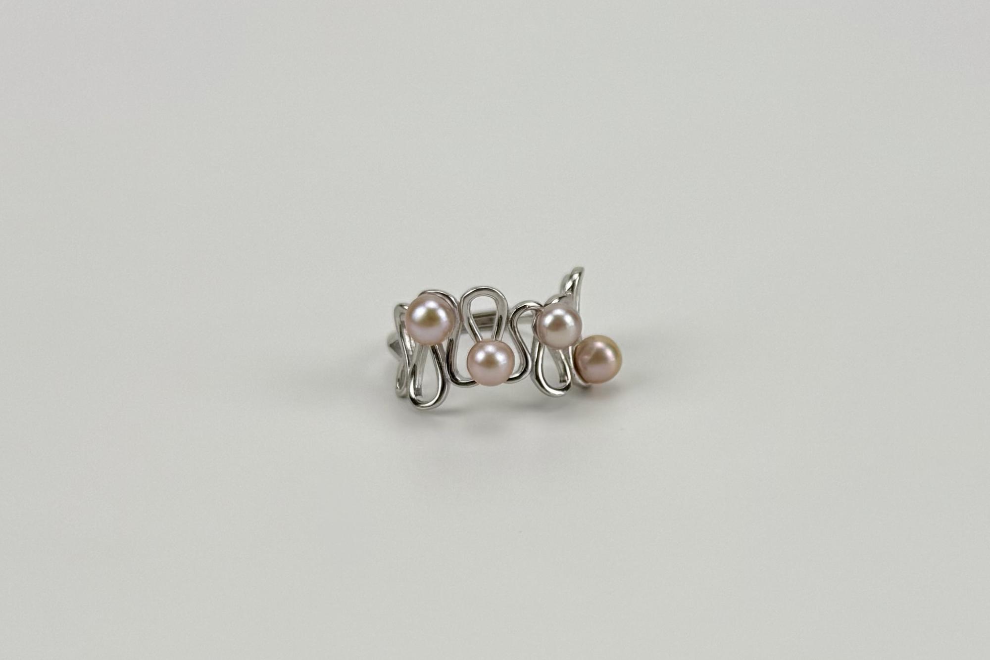 Кольцо с натуральным розовым жемчугом LURE