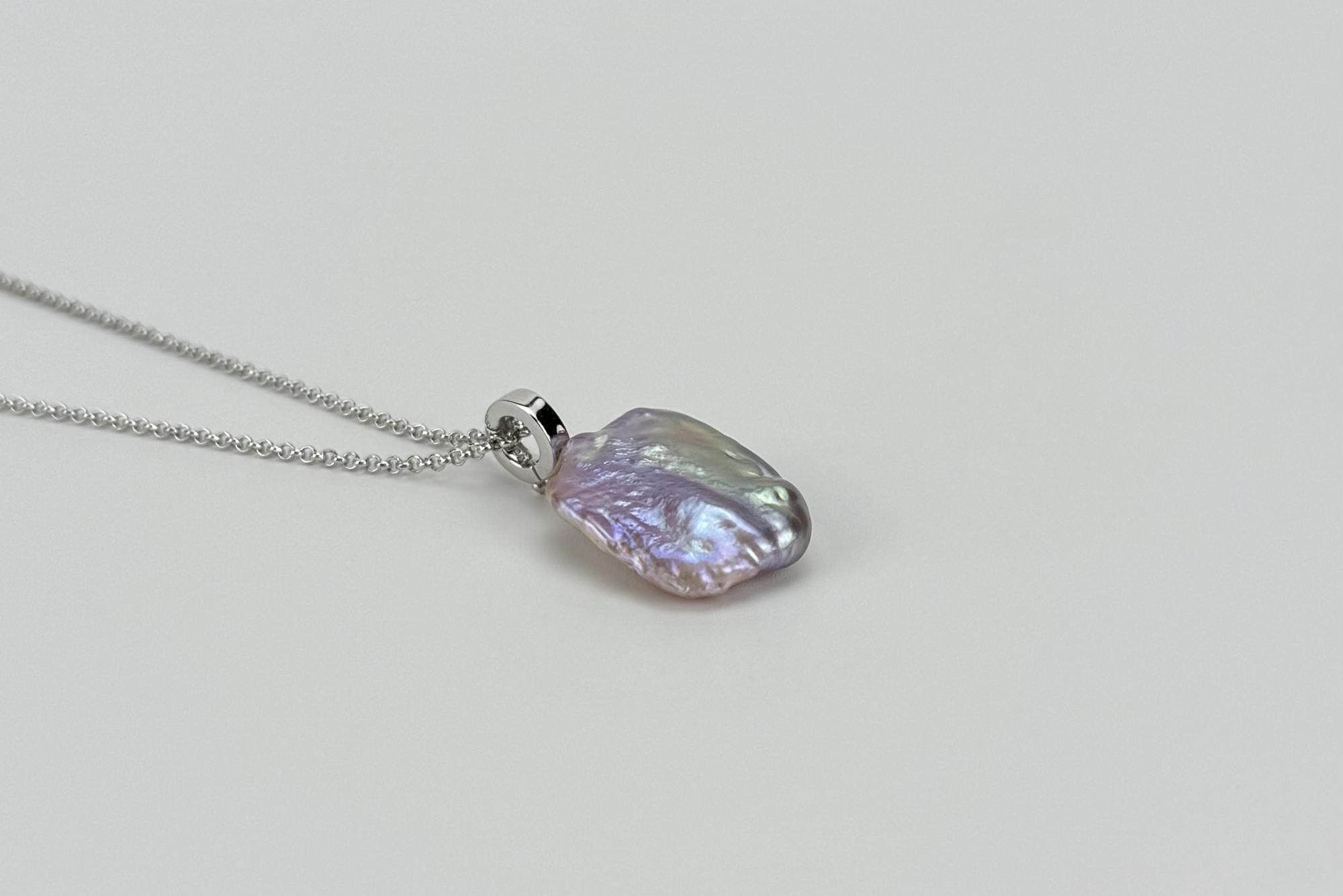 Подвеска с плоской жемчужиной MASCOT