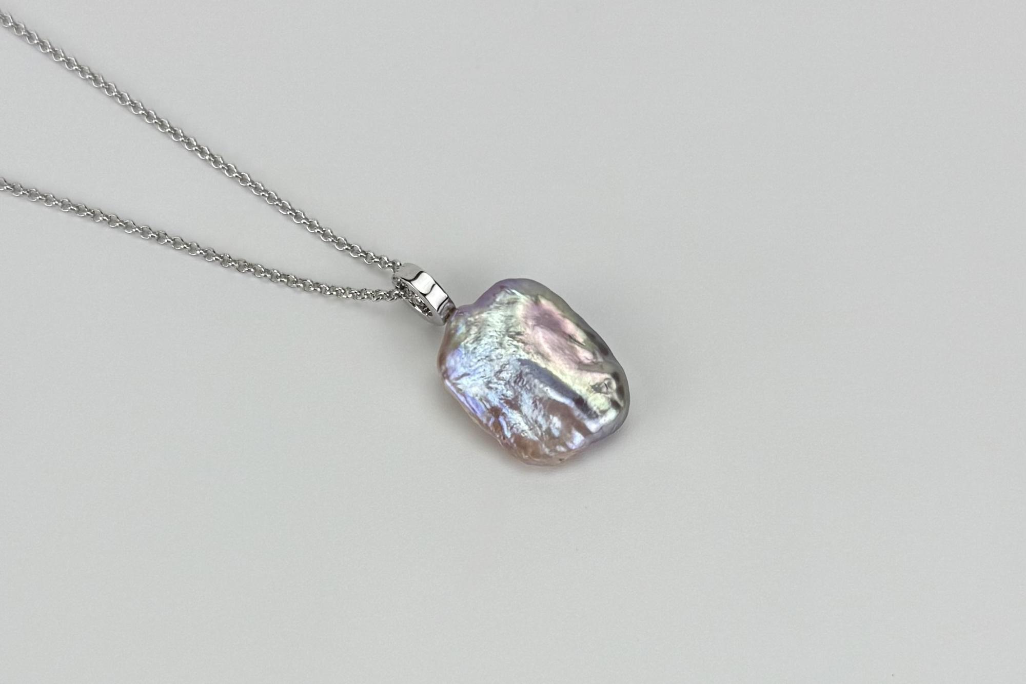 Подвеска с плоской жемчужиной MASCOT