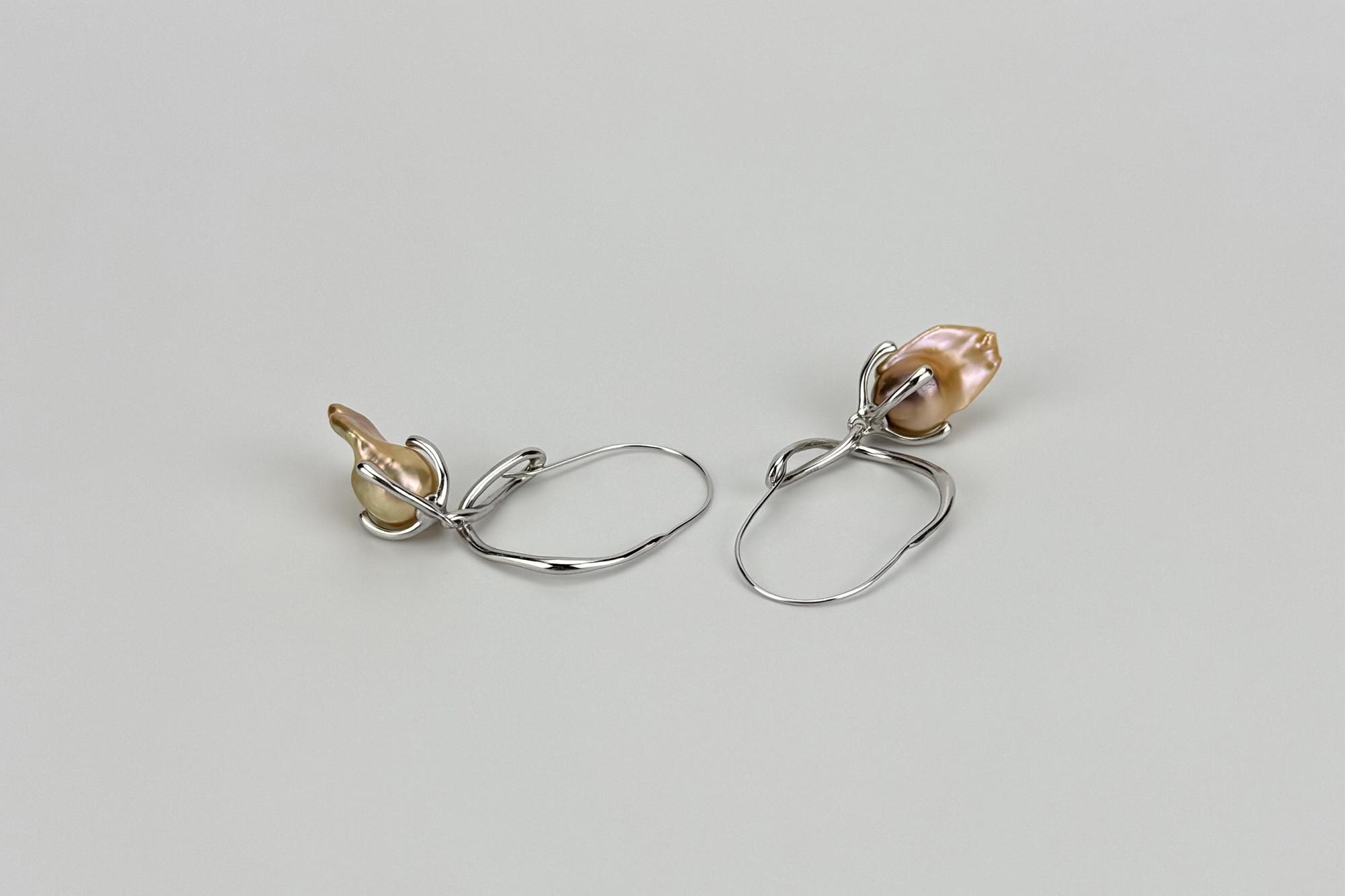 Крупные серьги с натуральным цветным жемчугом REHAB