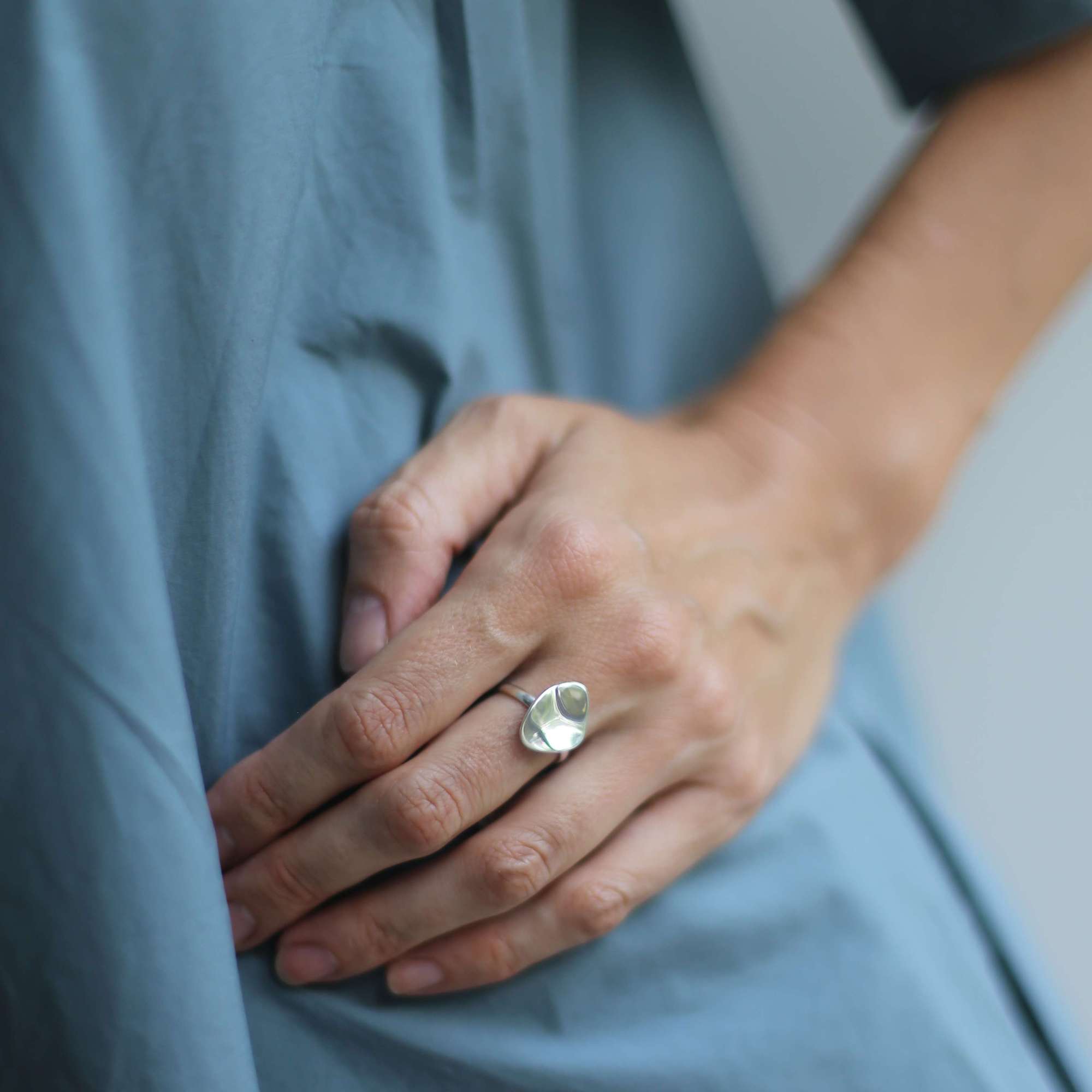 Серебряное кольцо 2P555