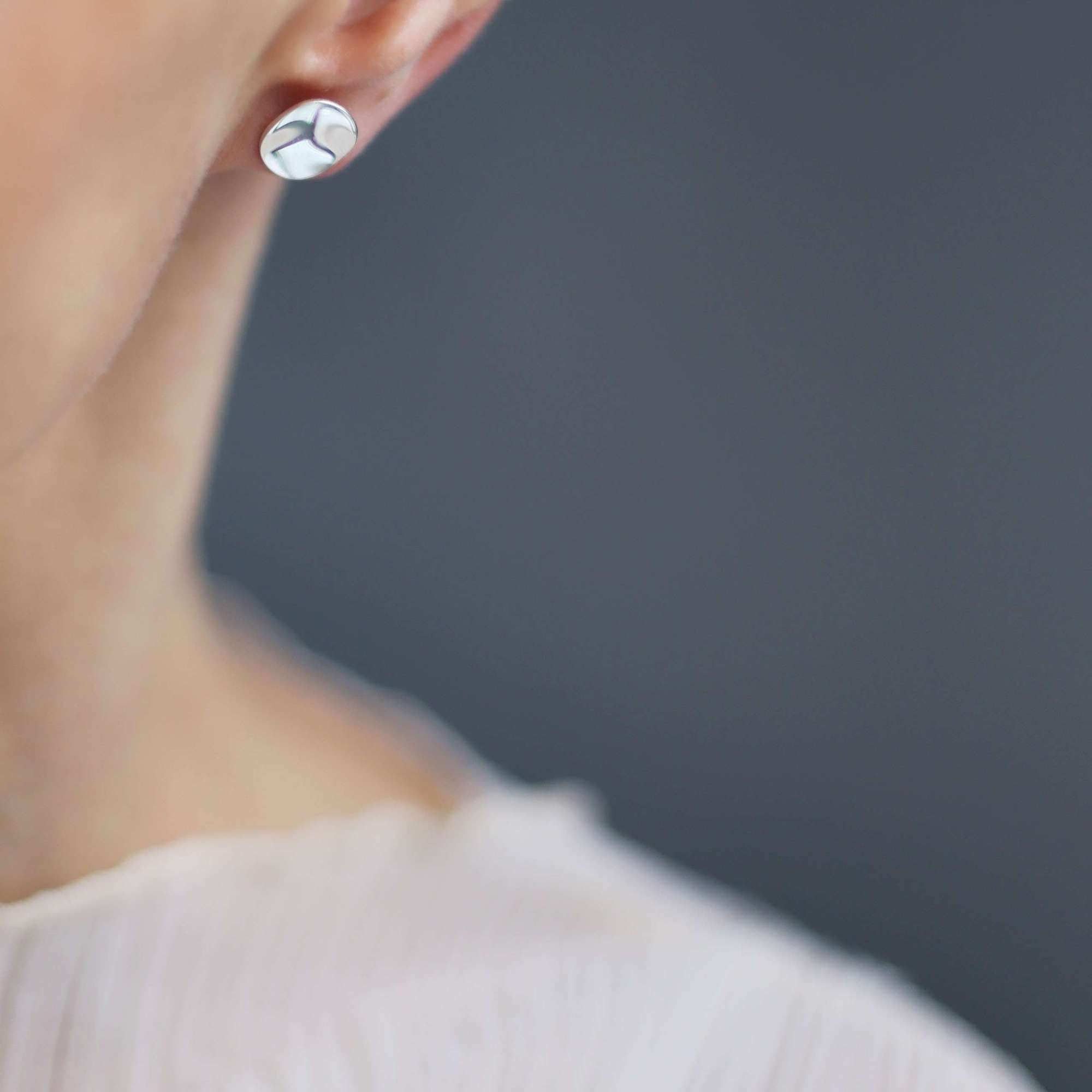 Серьги  Малые мятые круги 1P1073