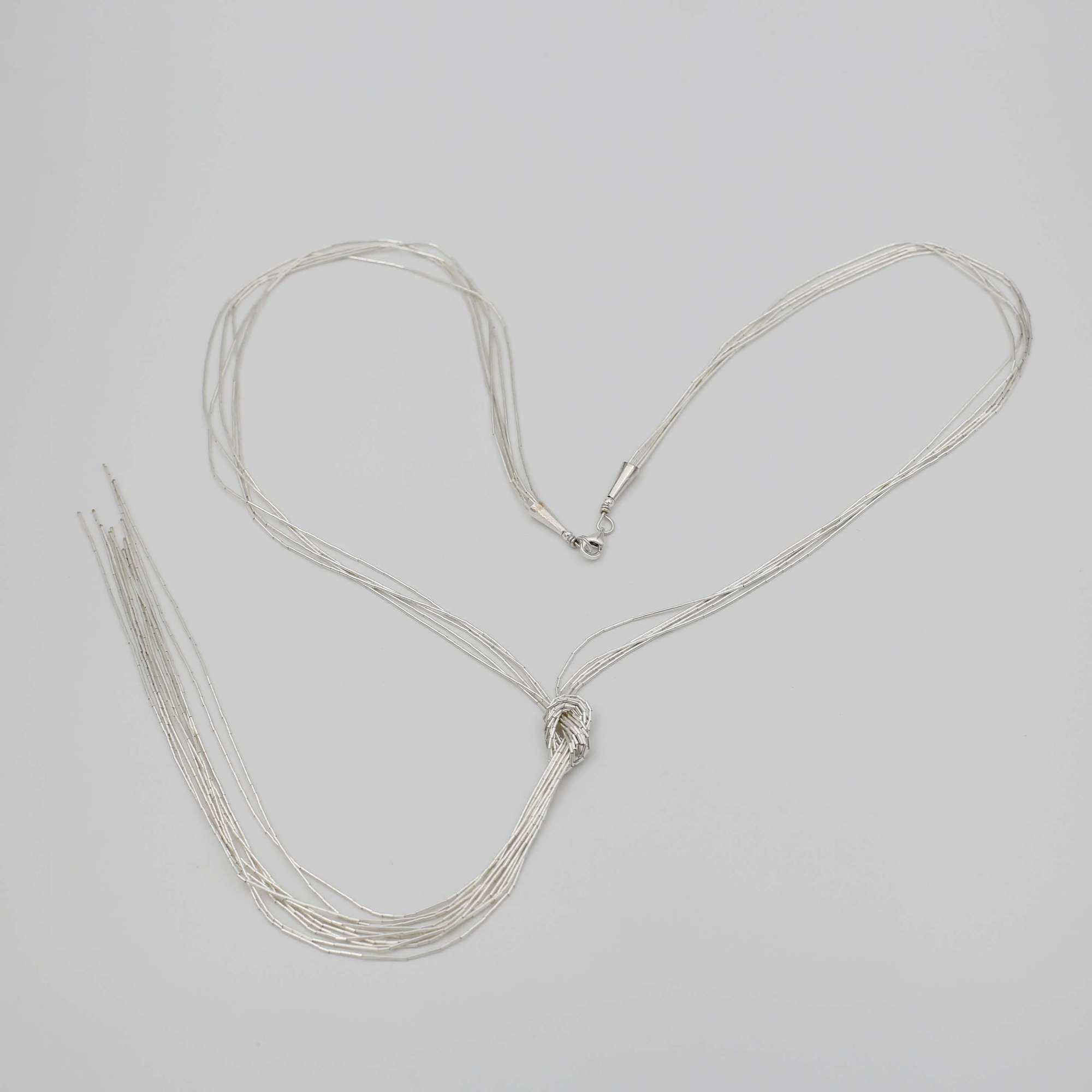 Колье-галстук из серебряных нитей 4P457