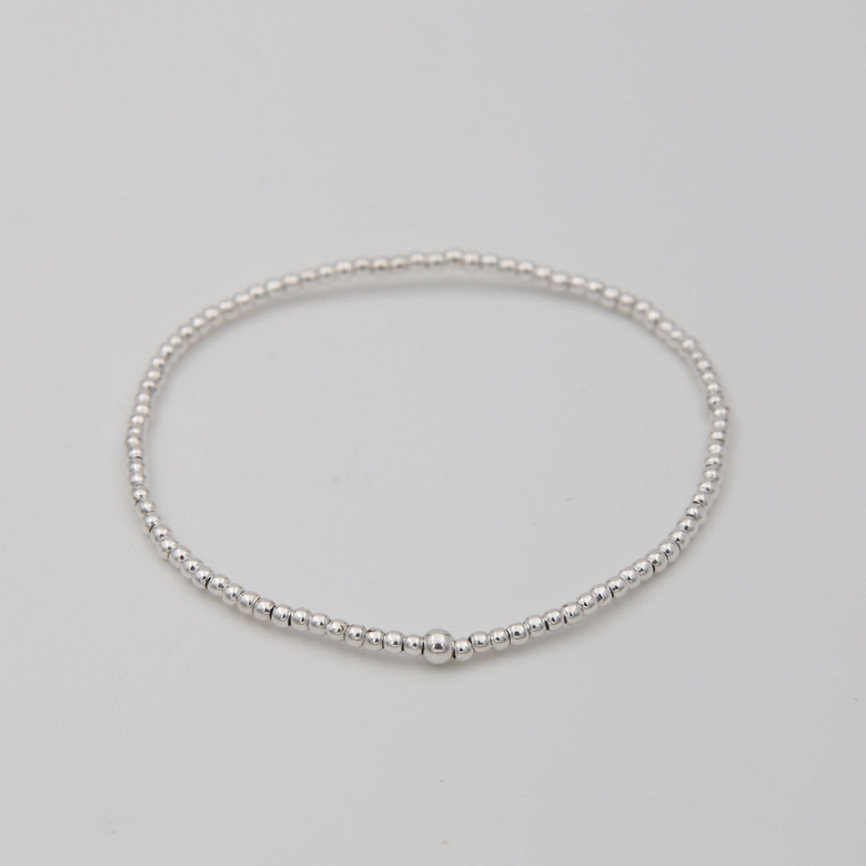 Серебряный браслет из шариков 2мм на резинке 3P234