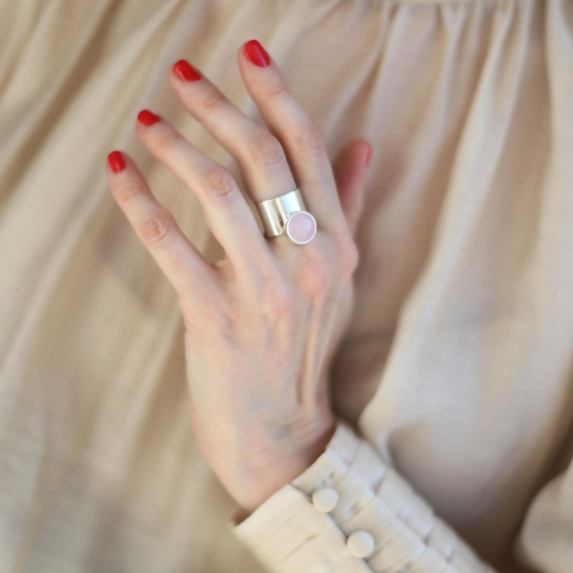 Кольцо с розовым кварцем 2P625