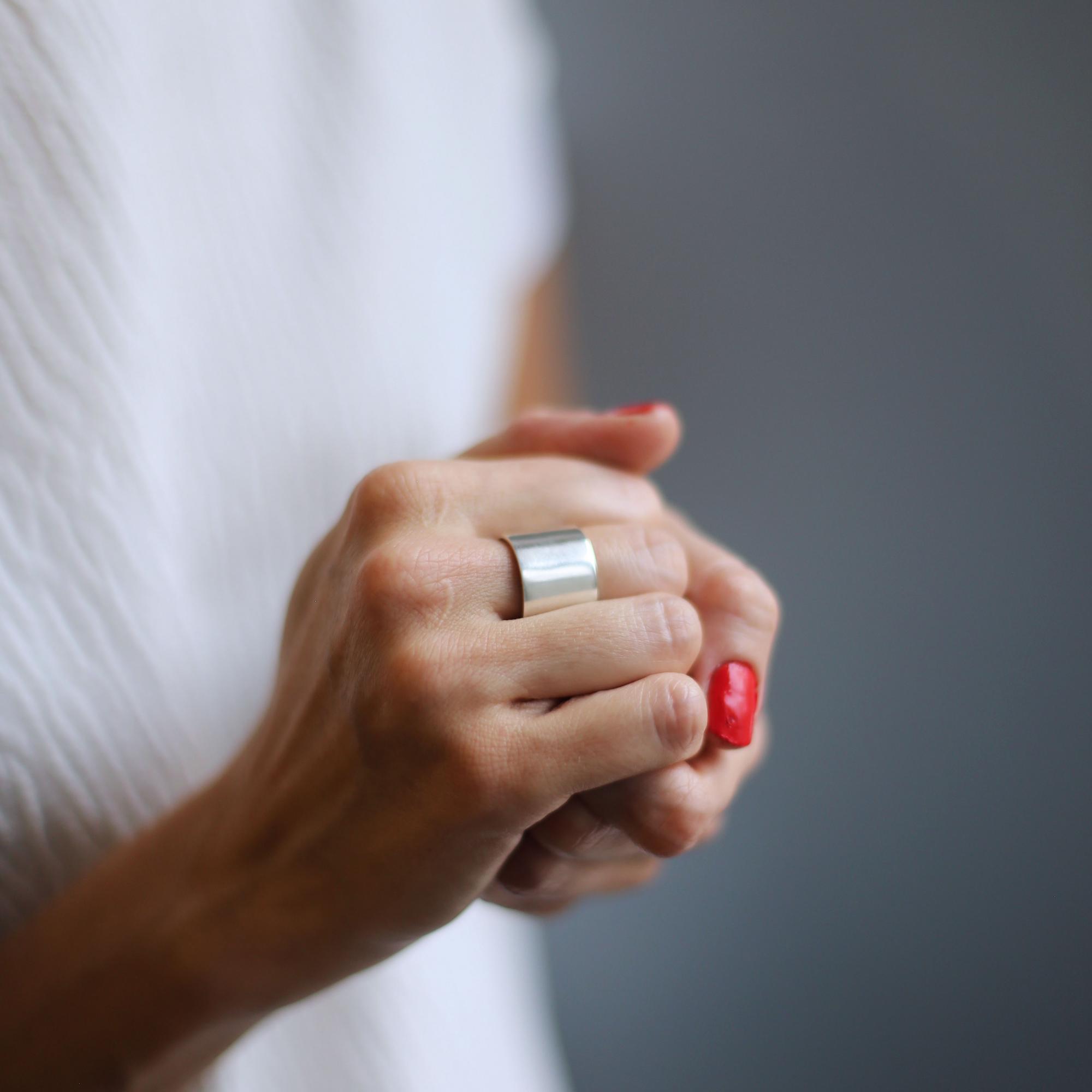 Серебряное кольцо 2P677