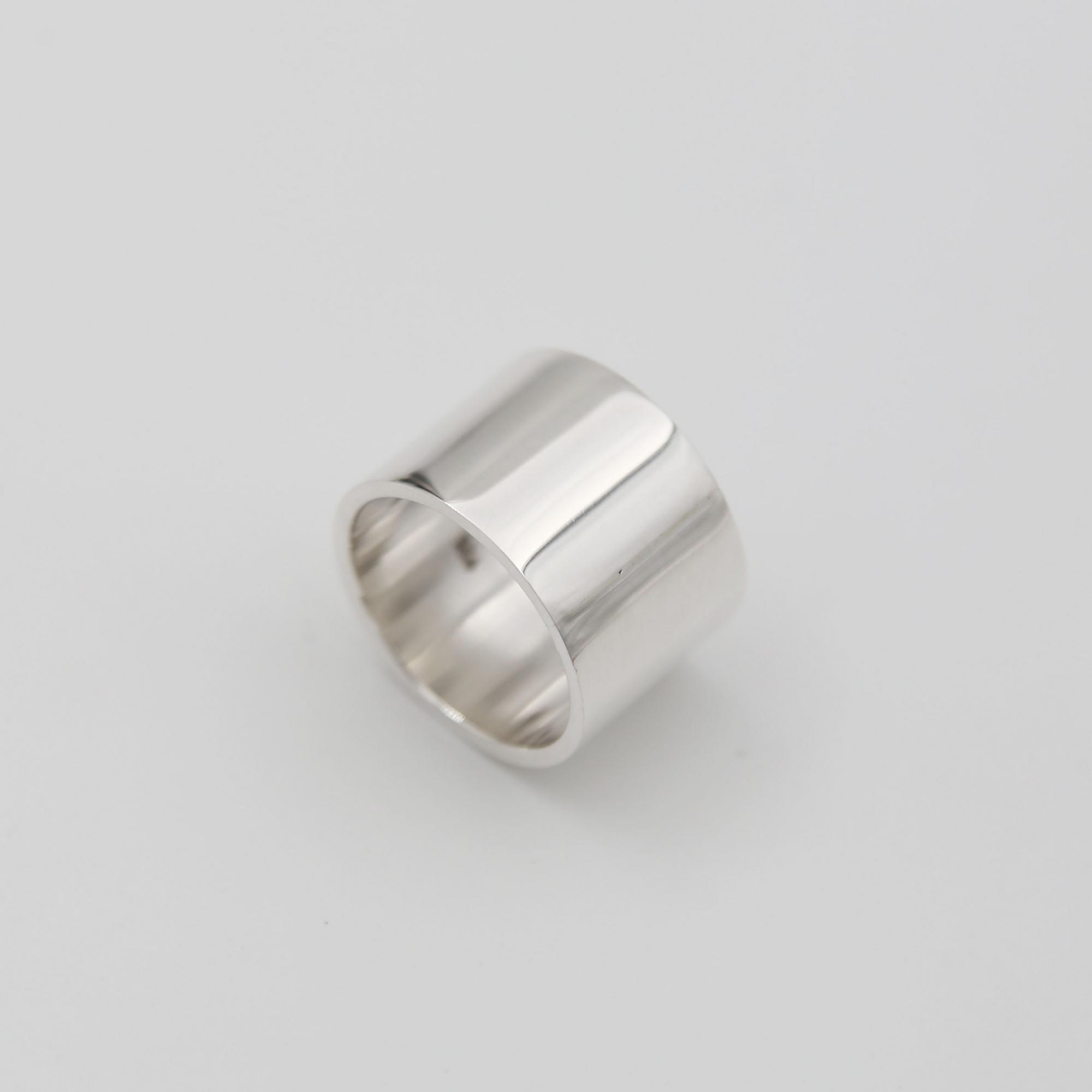 Серебряное кольцо 2P677