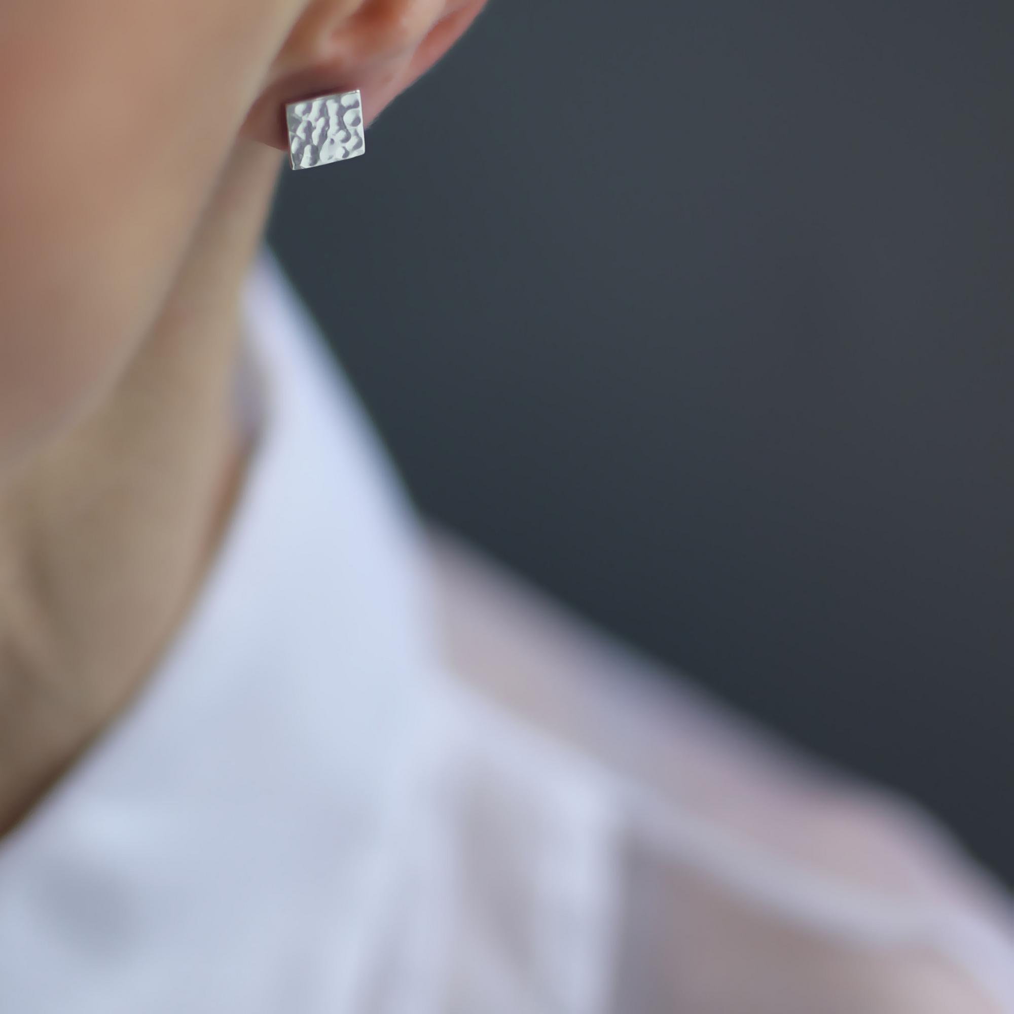 Серьги-гвоздики Мятые квадраты 1P672