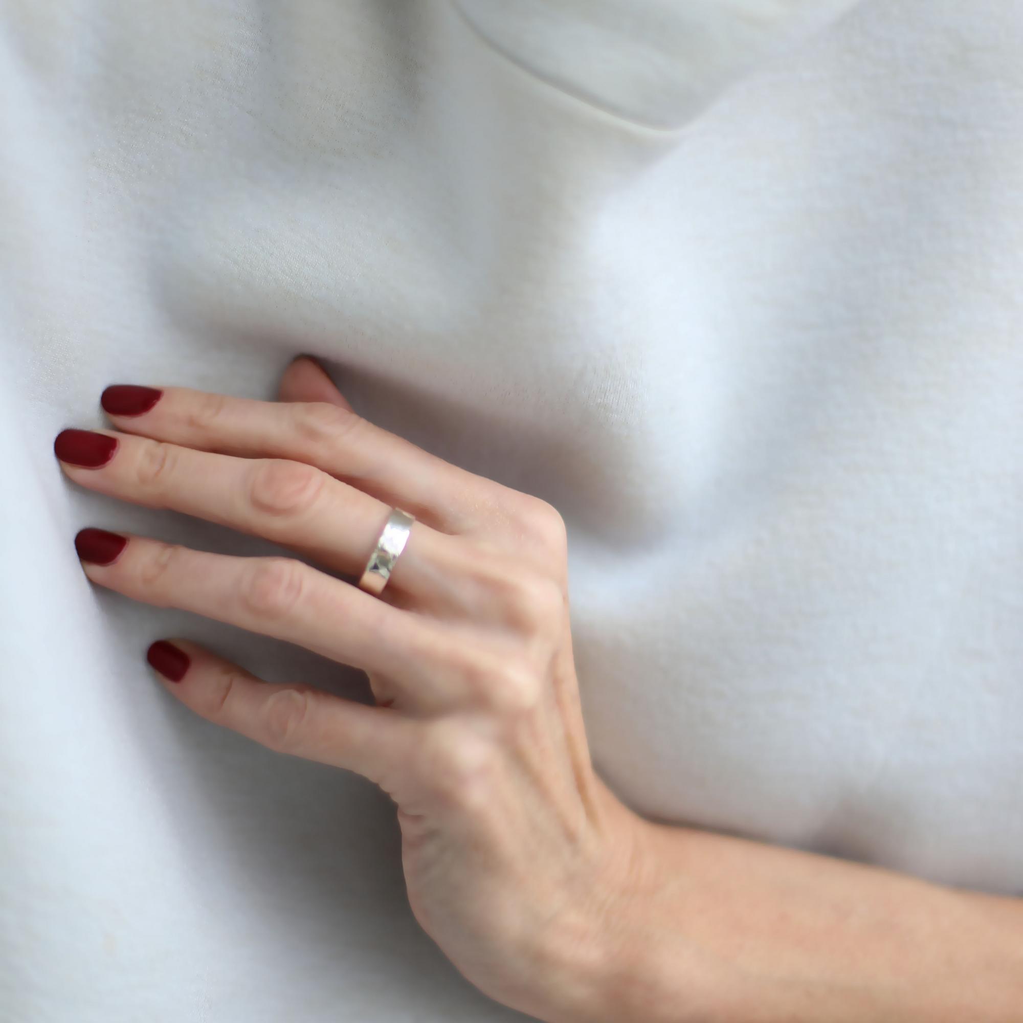 Чеканное кольцо 2P958