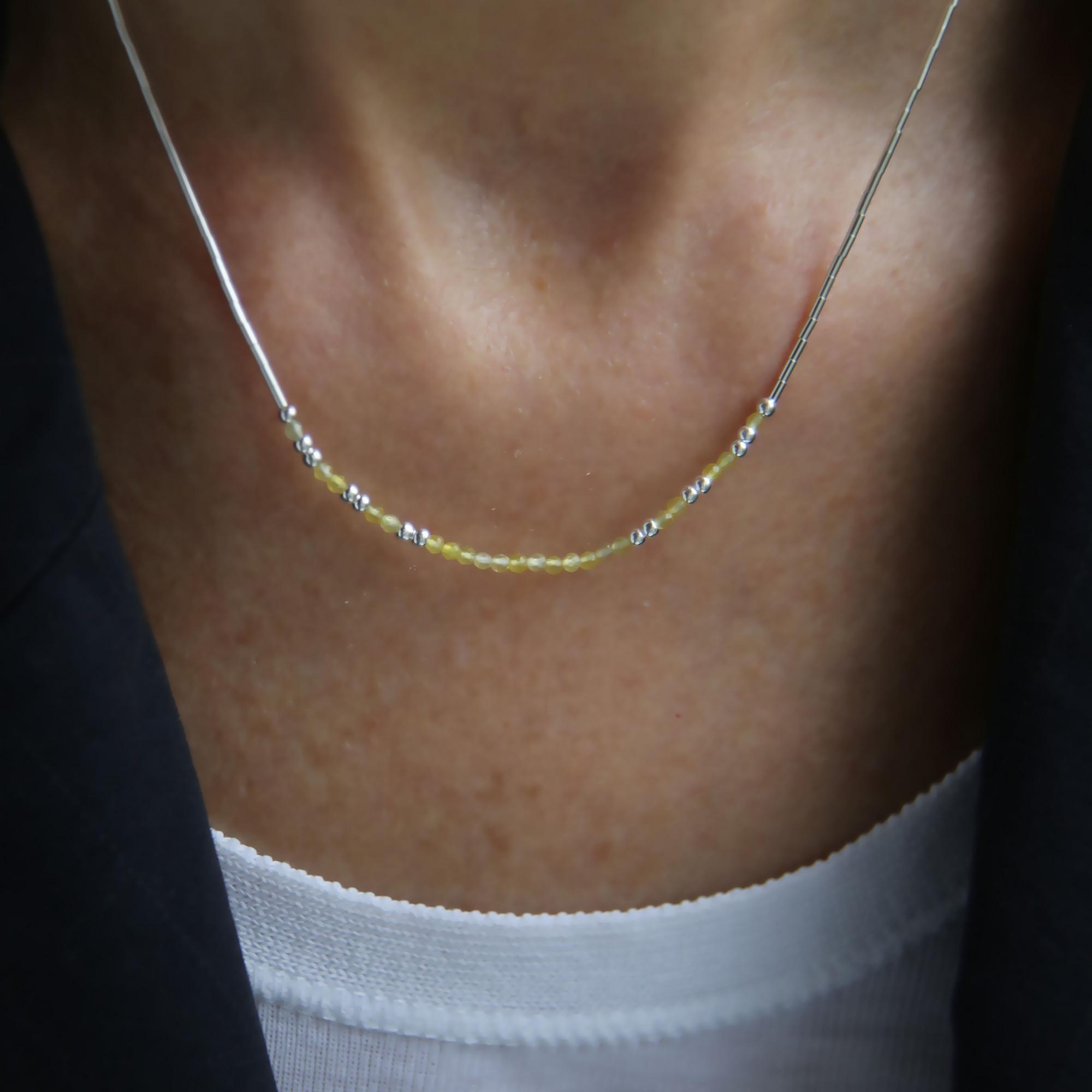 Серебряная нить с цитрином 4P887