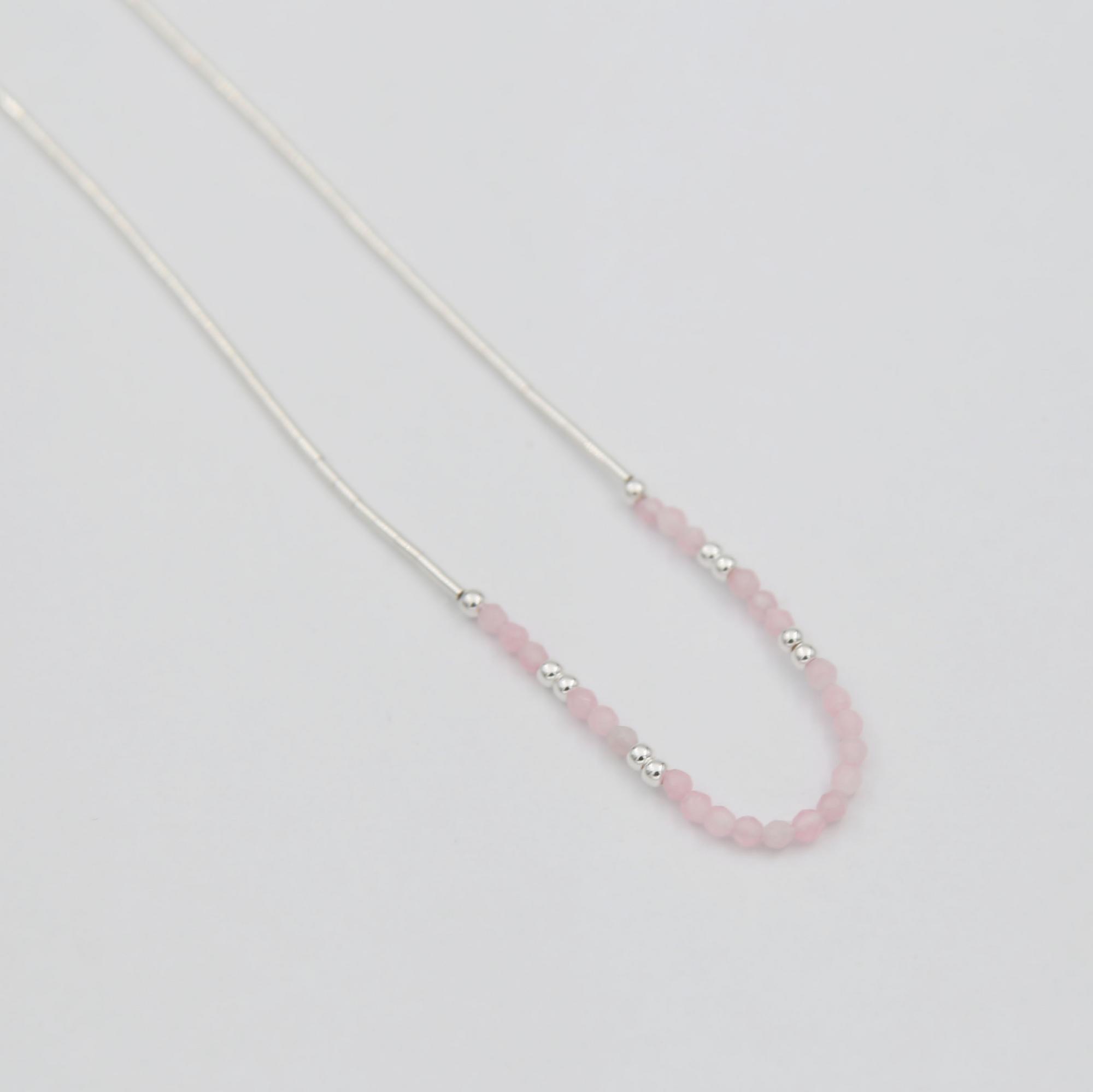 Серебряная нить с розовым кварцем 4P881