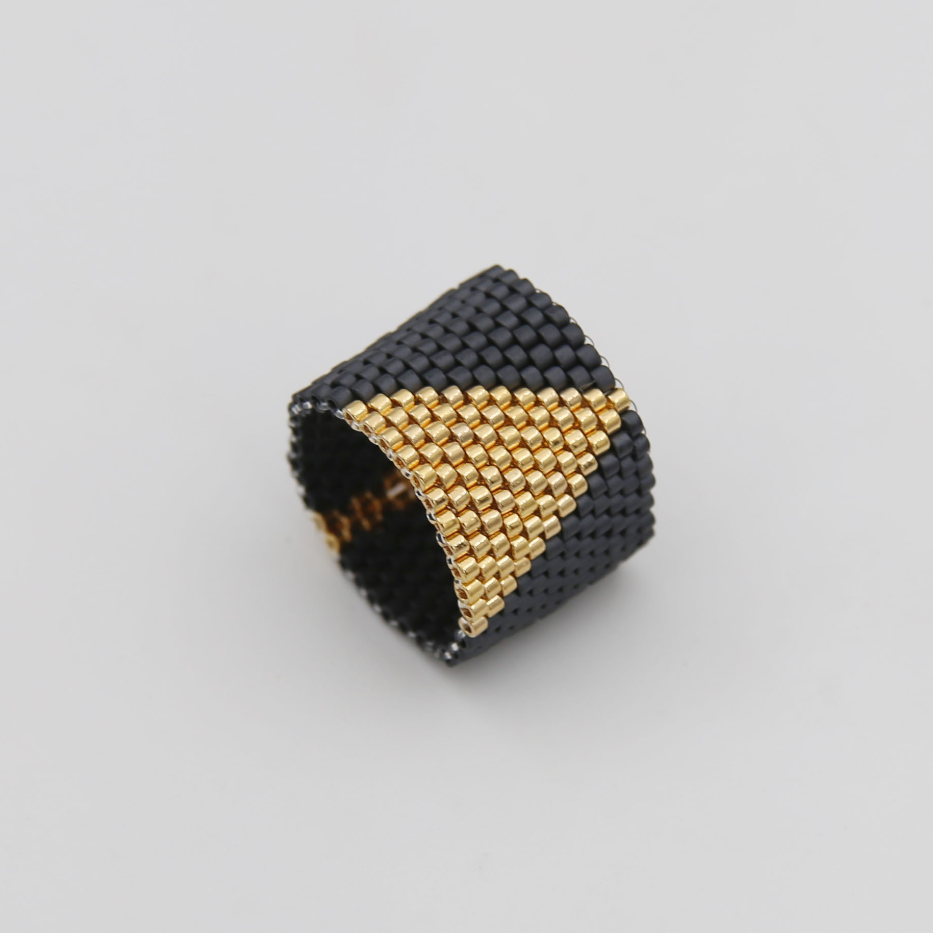 Кольцо из бисера 2P1135