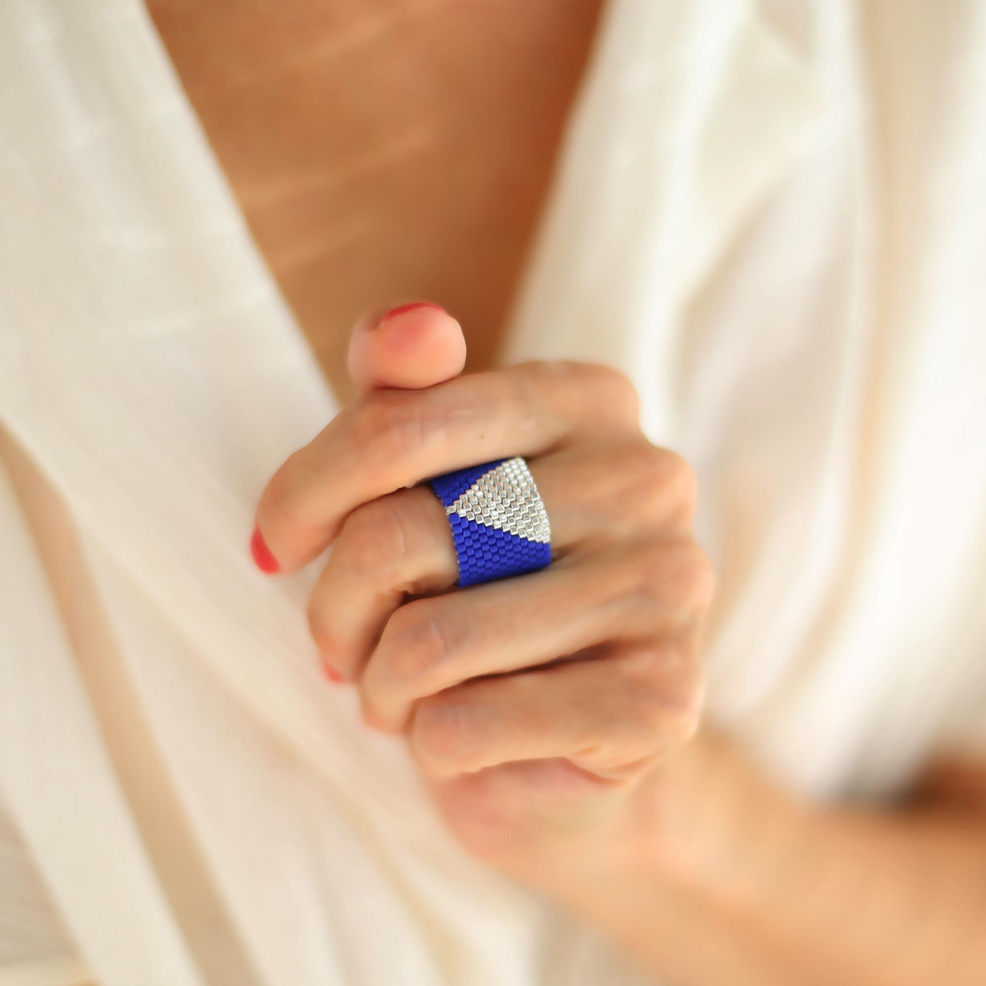 Кольцо из бисера 2P1136