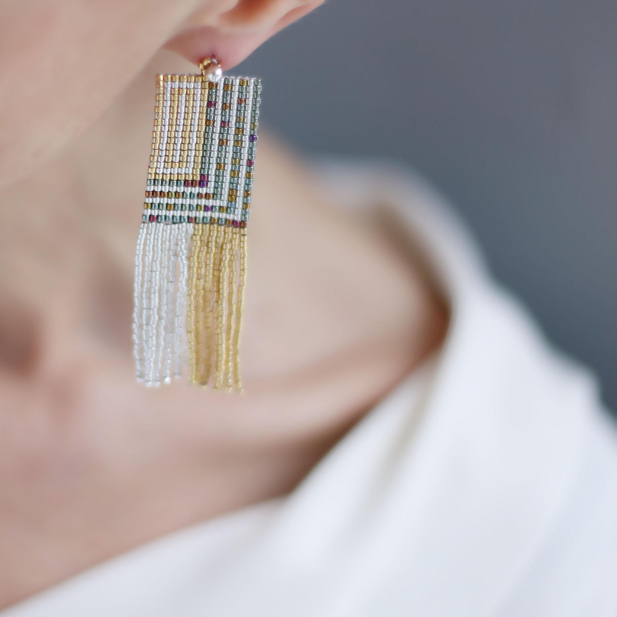 Серьги из бисера с бахромой 1P2517