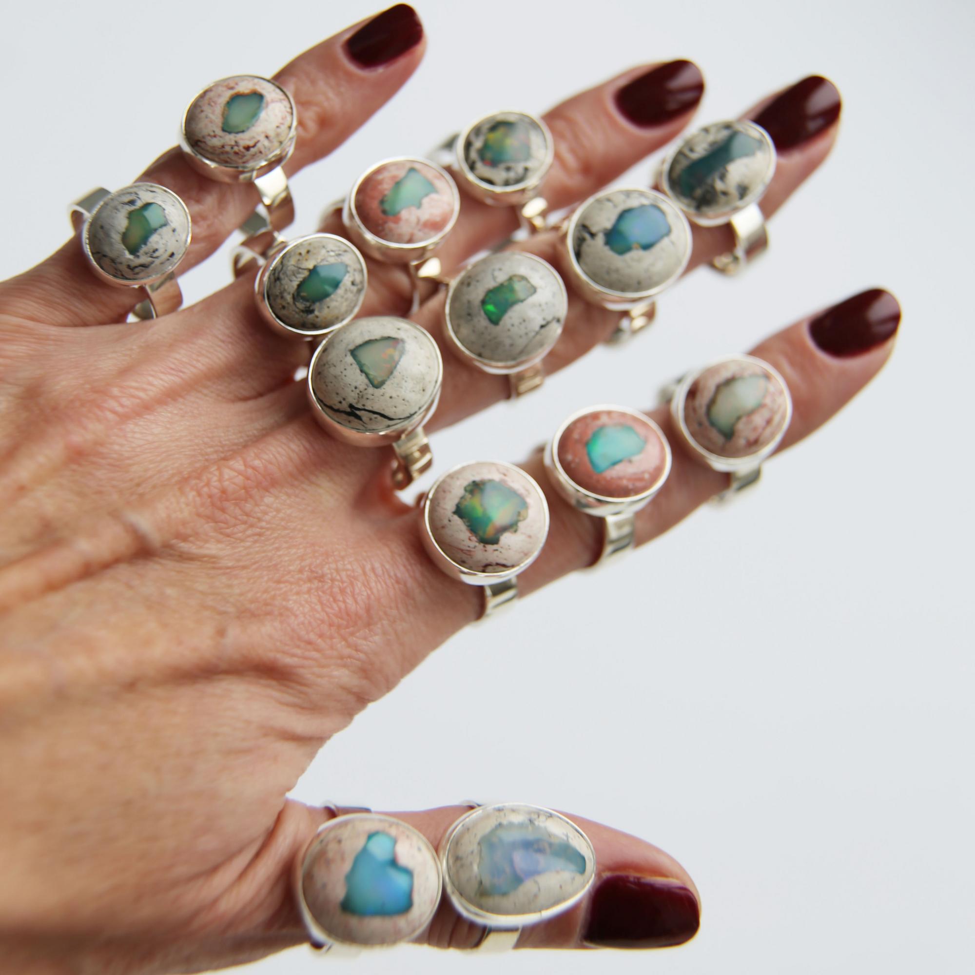 Кольцо с мексиканским опалом  2P1151