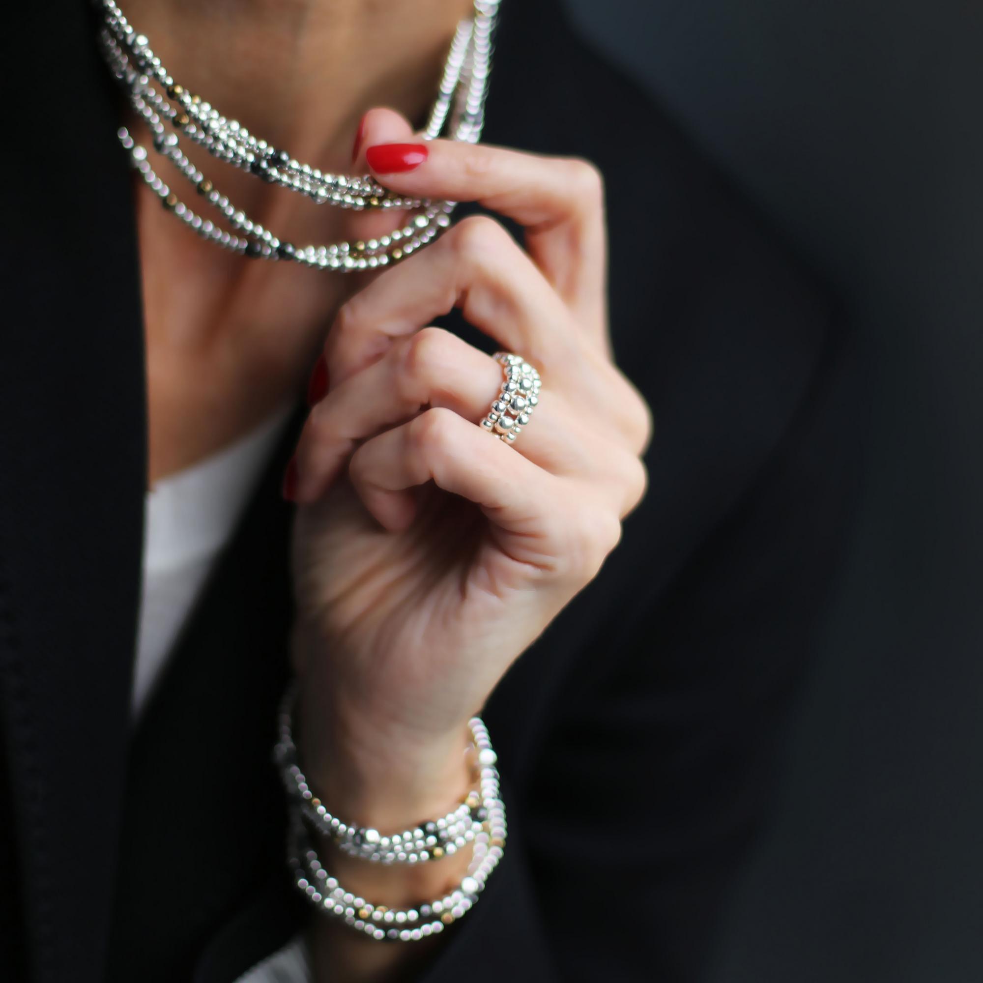 Колье из гематита 4P970