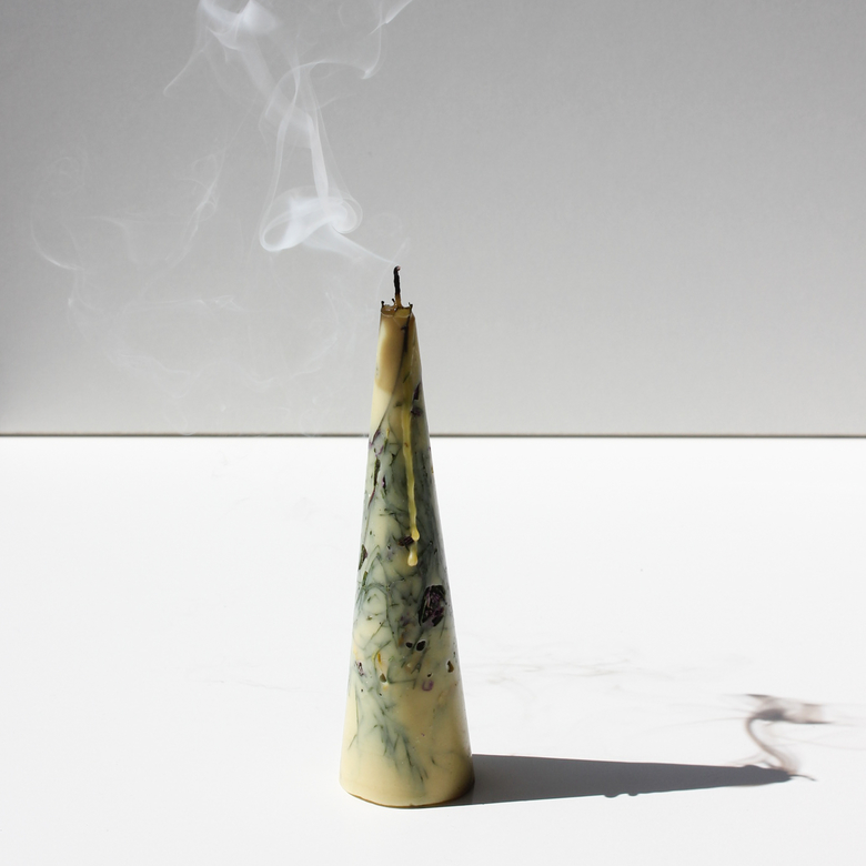 Медовая свеча с травами