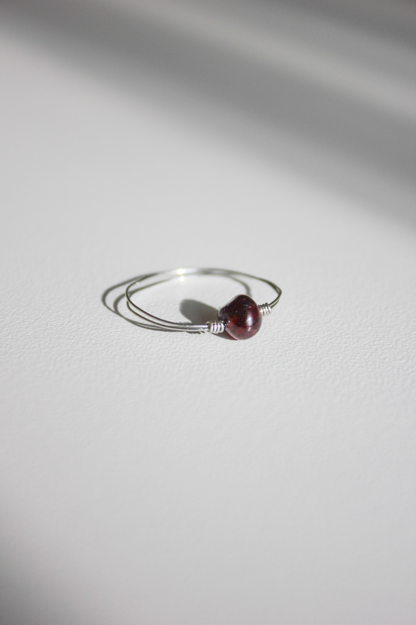 Кольцо с гранатом