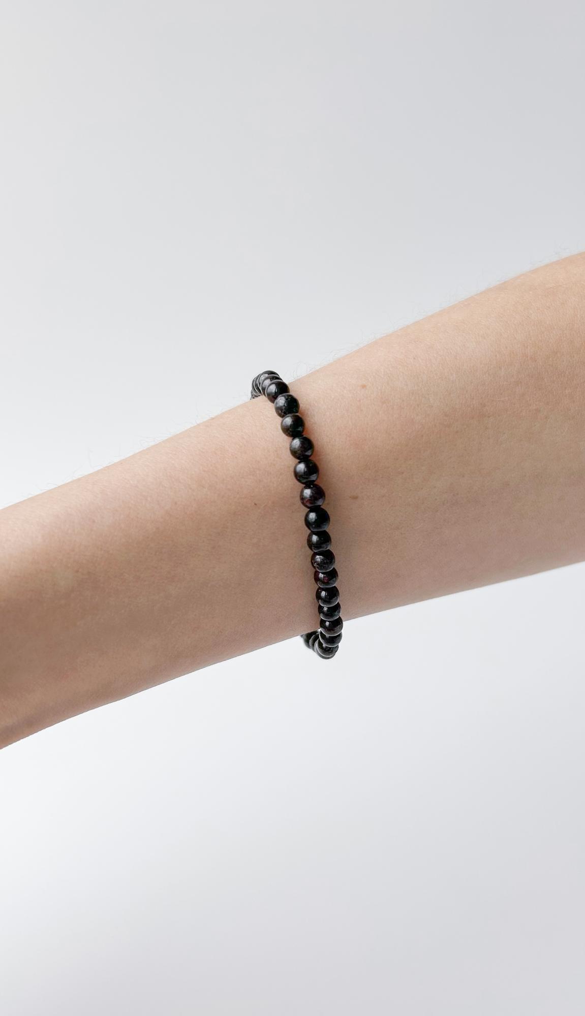 Браслет из граната