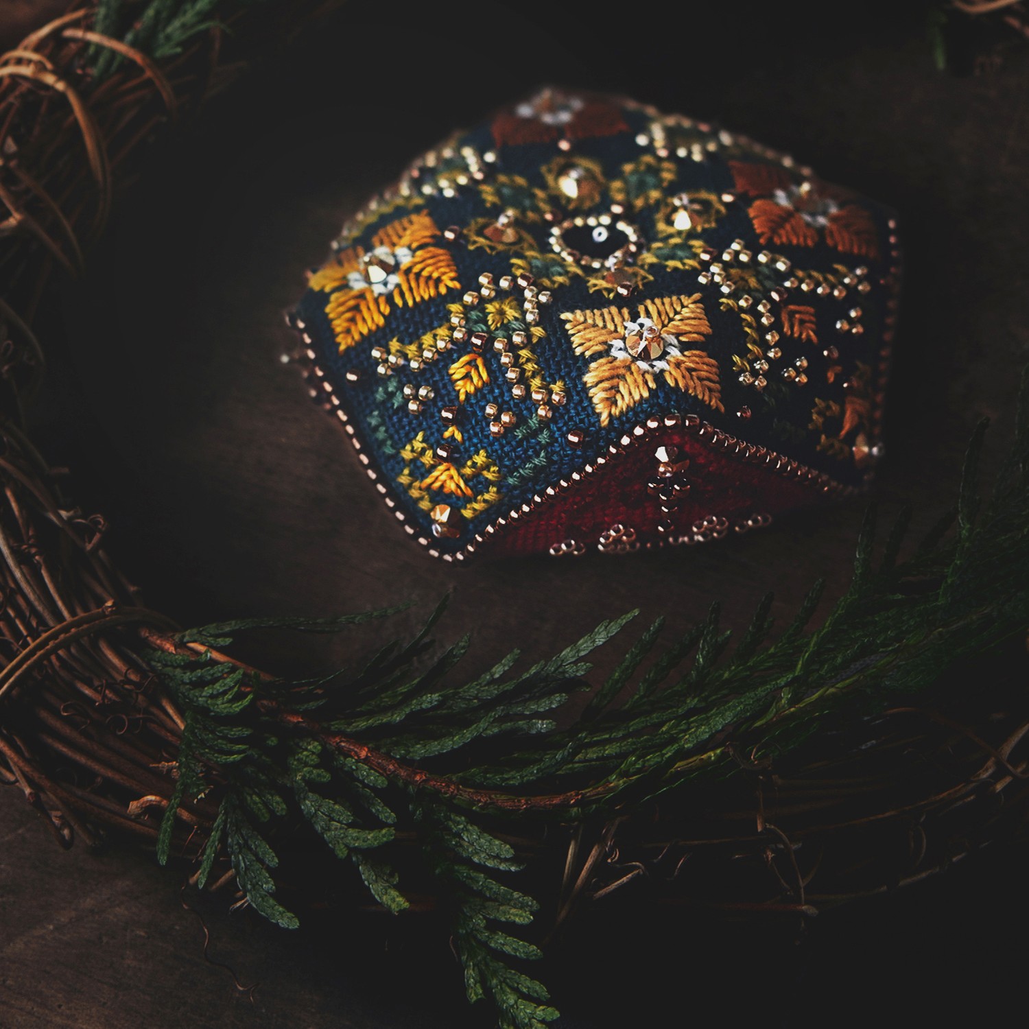 БИСКОРНЮ