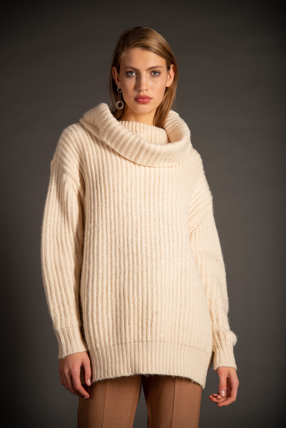 MES DEMOISELLES PARIS Свитер оверсайз с воротом-хомутом