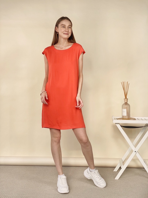 ROBERTO COLLINA Платье прямого кроя с вырезом по спине