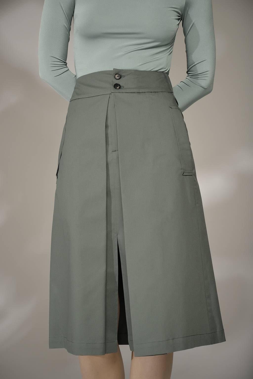 TELA Юбка-трапеция архитектурного кроя из габардина в цвете морской волны