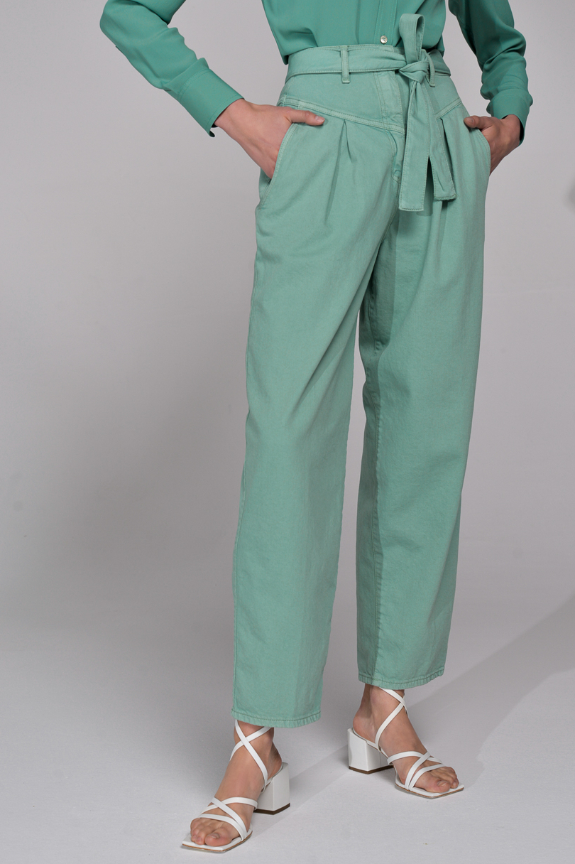 JUCCA Джинсы-бананы на мягком поясе из шелковистого денима оттенка аквамарин