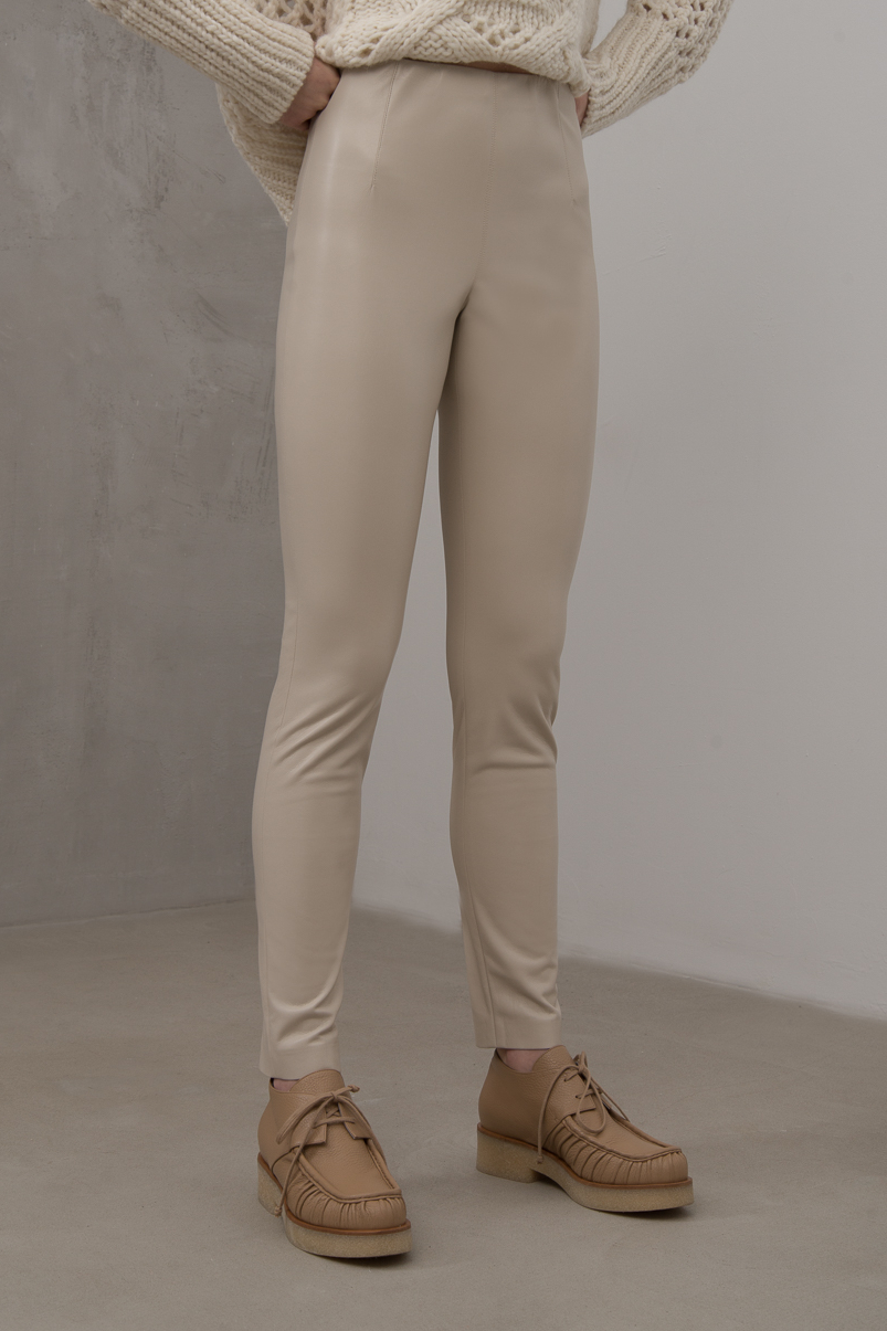 JUCCA Леггинсы из мягкой премиальной эко-кожи оттенка экрю