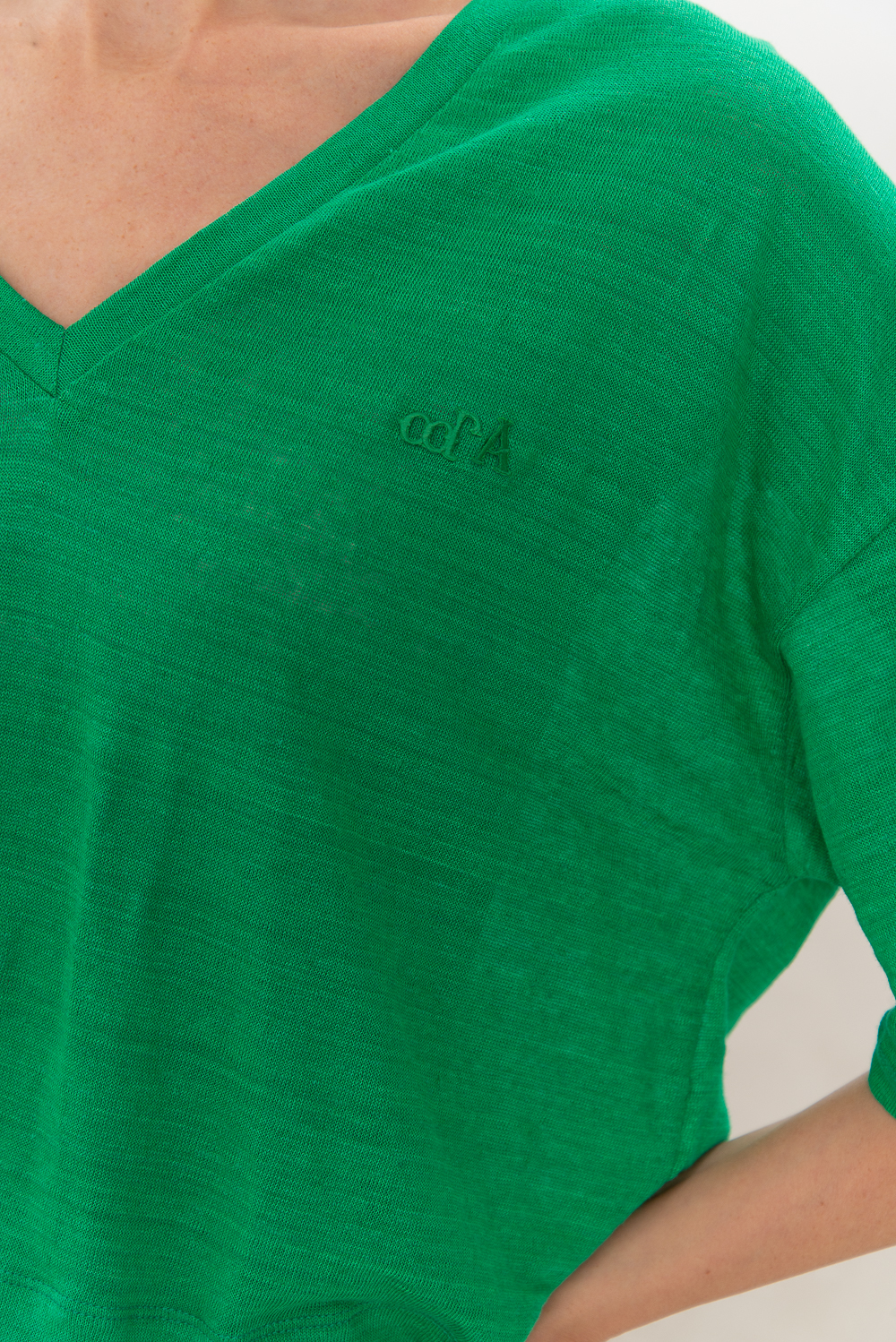 OTTOD'AME CARING Футболка с V-образным вырезом из органического льна