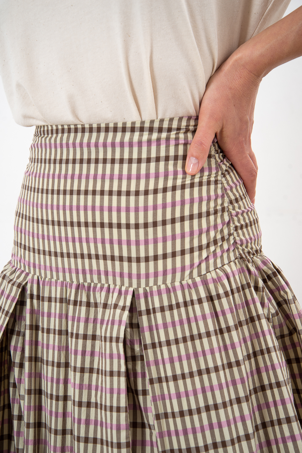 TELA Юбка на кокетке из фактурного хлопка с рисунком в клетку