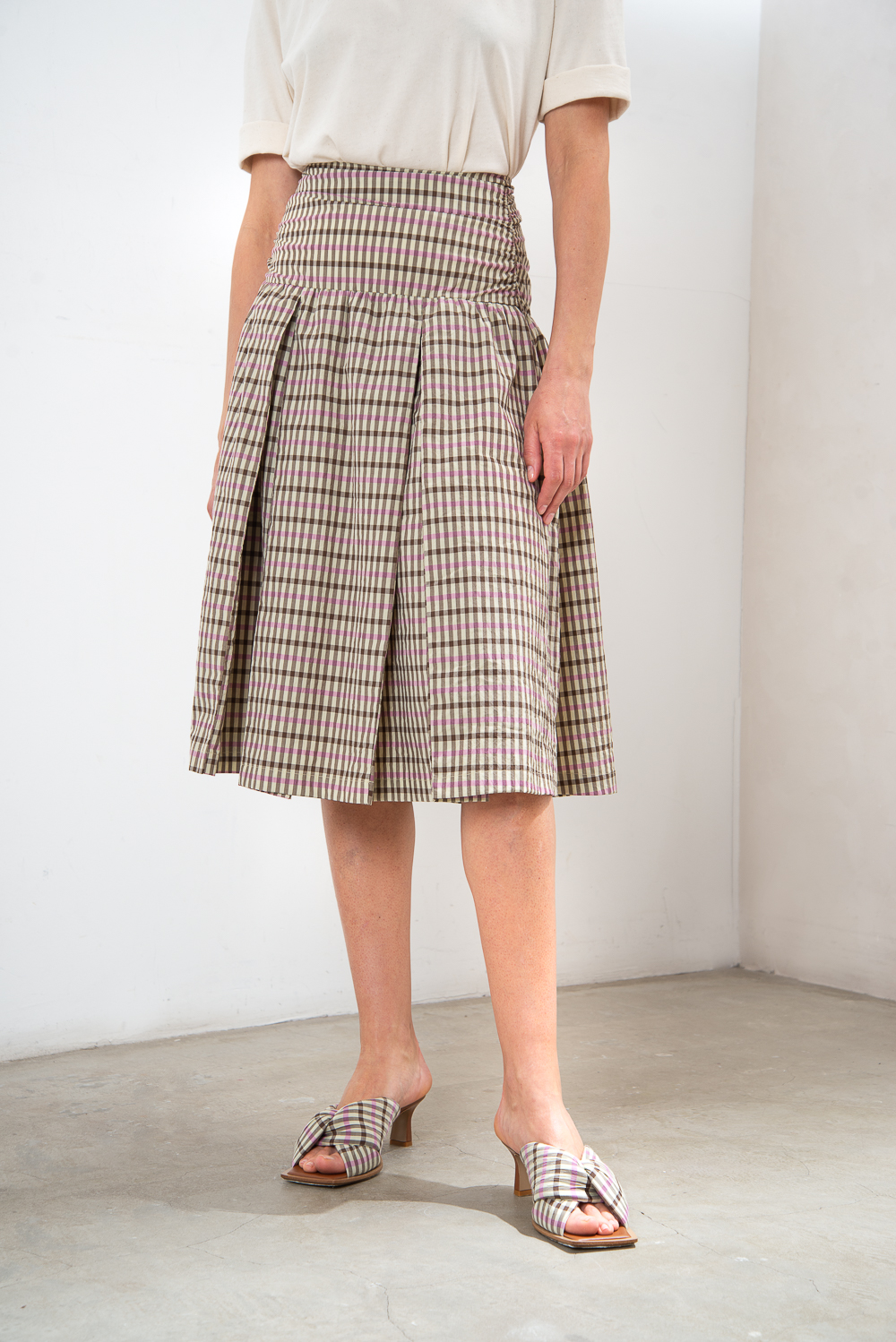 TELA Юбка на кокетке из фактурного хлопка с рисунком в клетку