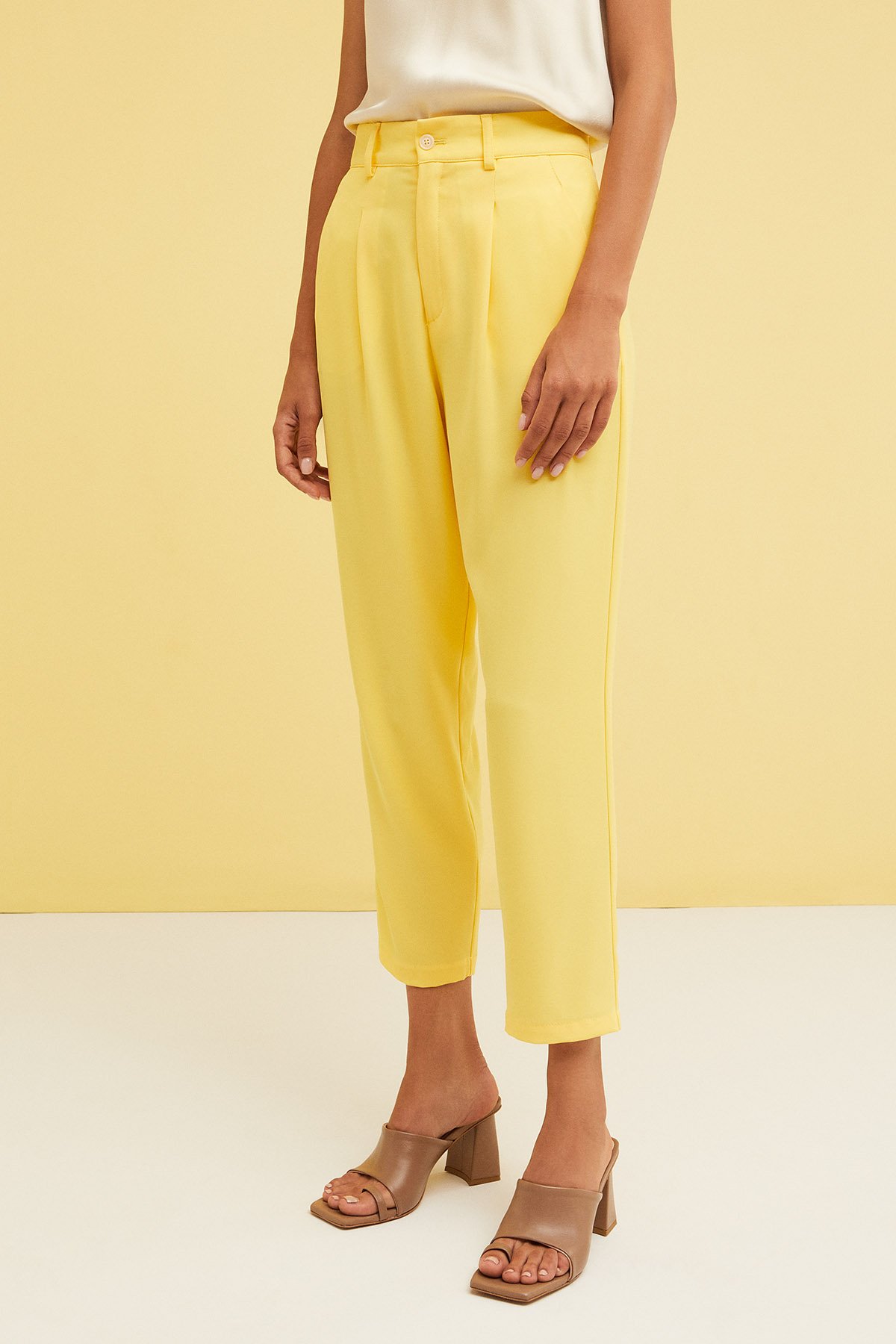 OTTOD’AME Брюки-бананы из струящейся вискозы в оттенке мимозы