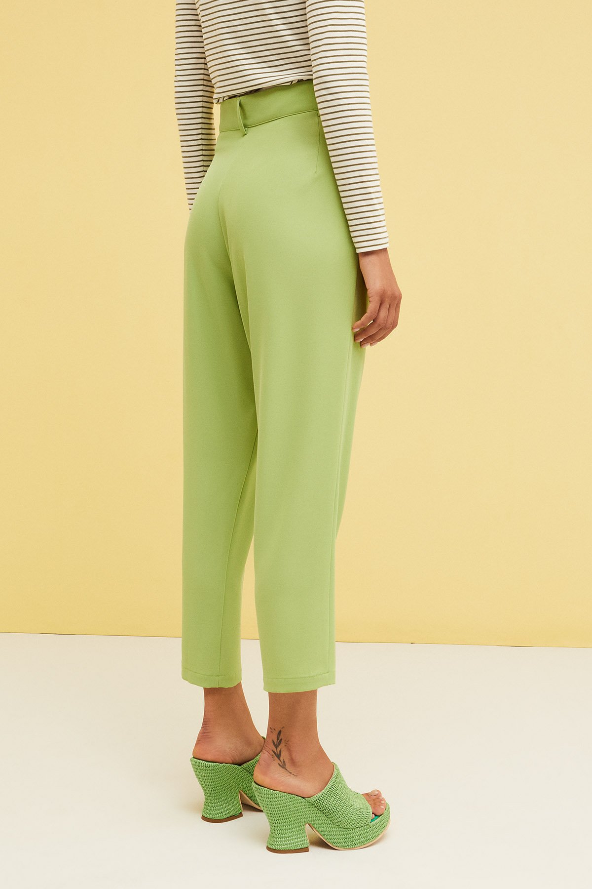 OTTOD’AME Брюки-бананы из струящейся вискозы в оттенке молодого горошка