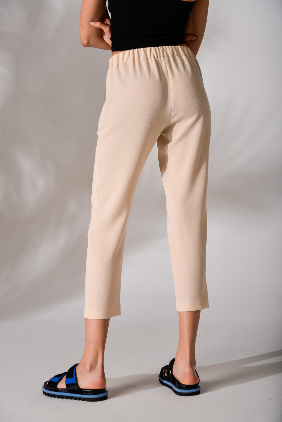 OTTOD’AME Брюки на мягком поясе в цвете экрю