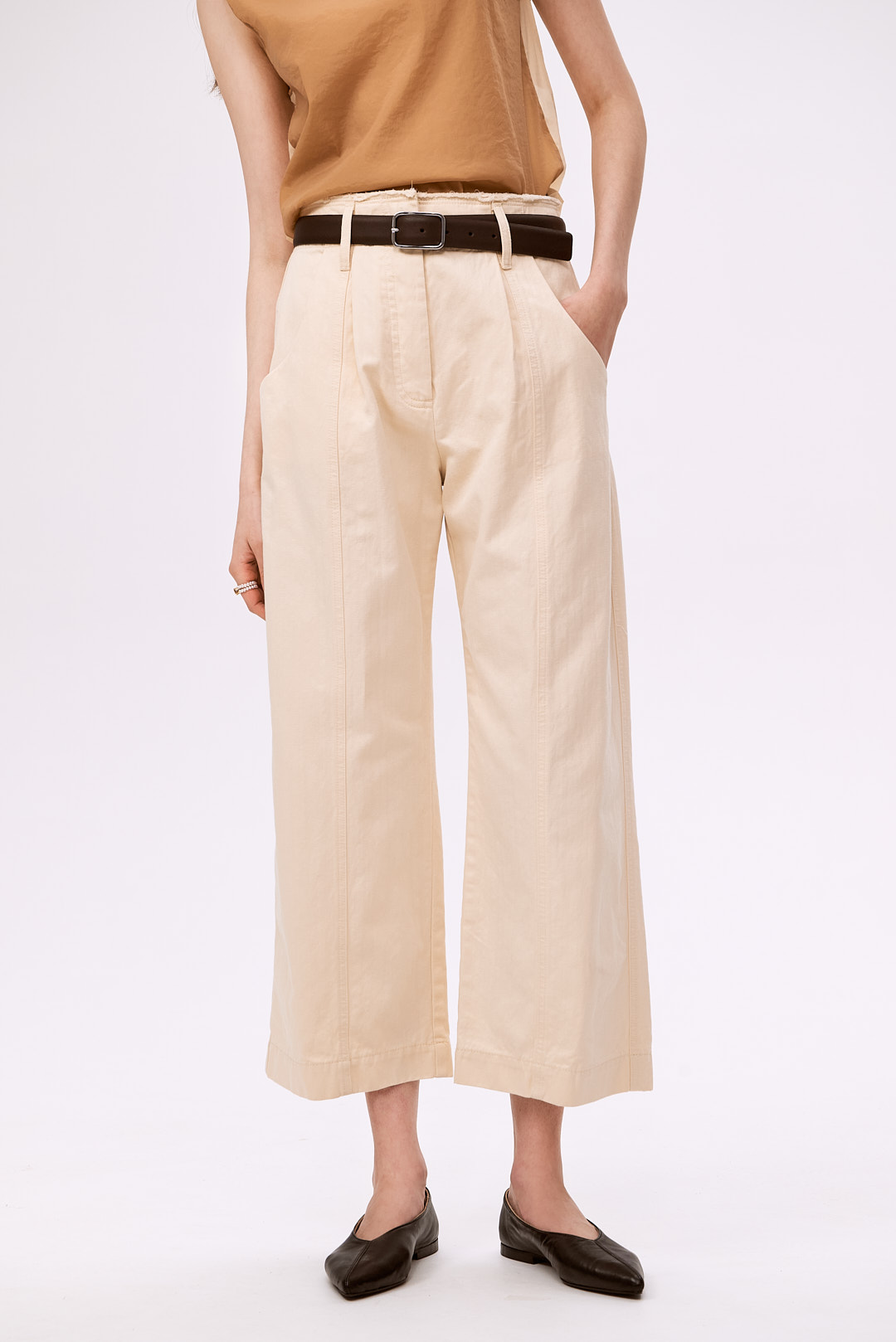 TELA Брюки прямого кроя с карманами из органического хлопка и льна оттенка шампань