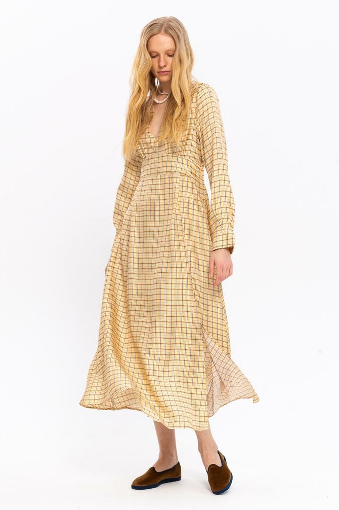 MOMONI Платье из шелка с акцентом на талии и длинным рукавом оттенка мимозы