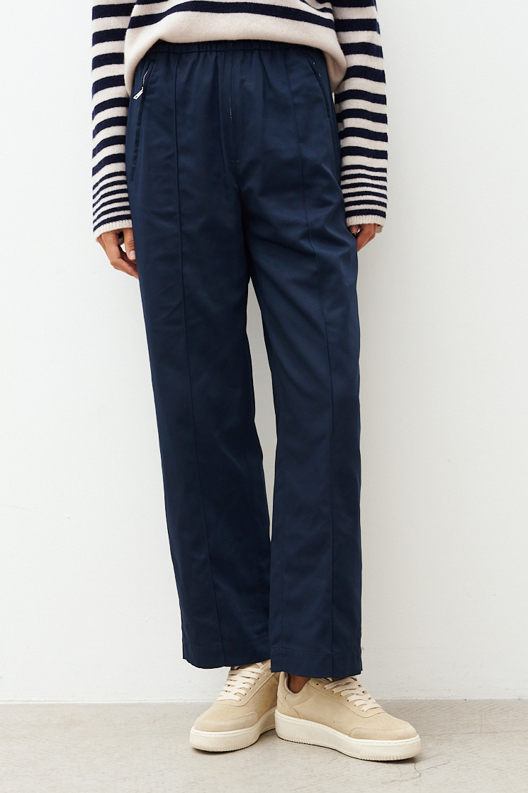 TELA Брюки CNOT с угловыми карманами и отстроченными стрелками из техно-нейлона оттенка royal blue