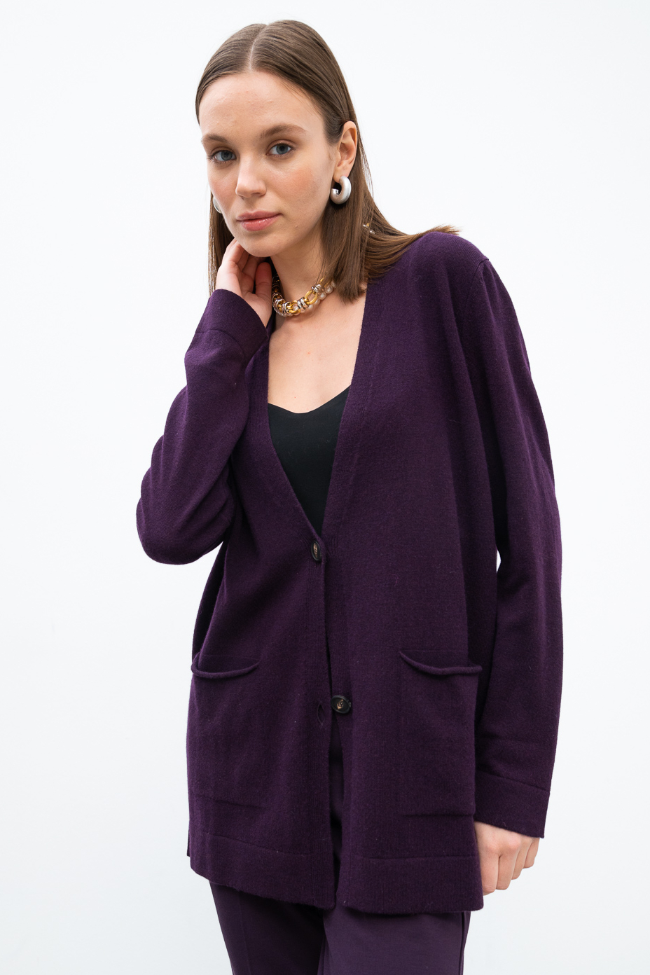 LE TRICOT PERUGIA Кардиган с глубоким V-образным вырезом из премиальной шерсти оттенка ежевики