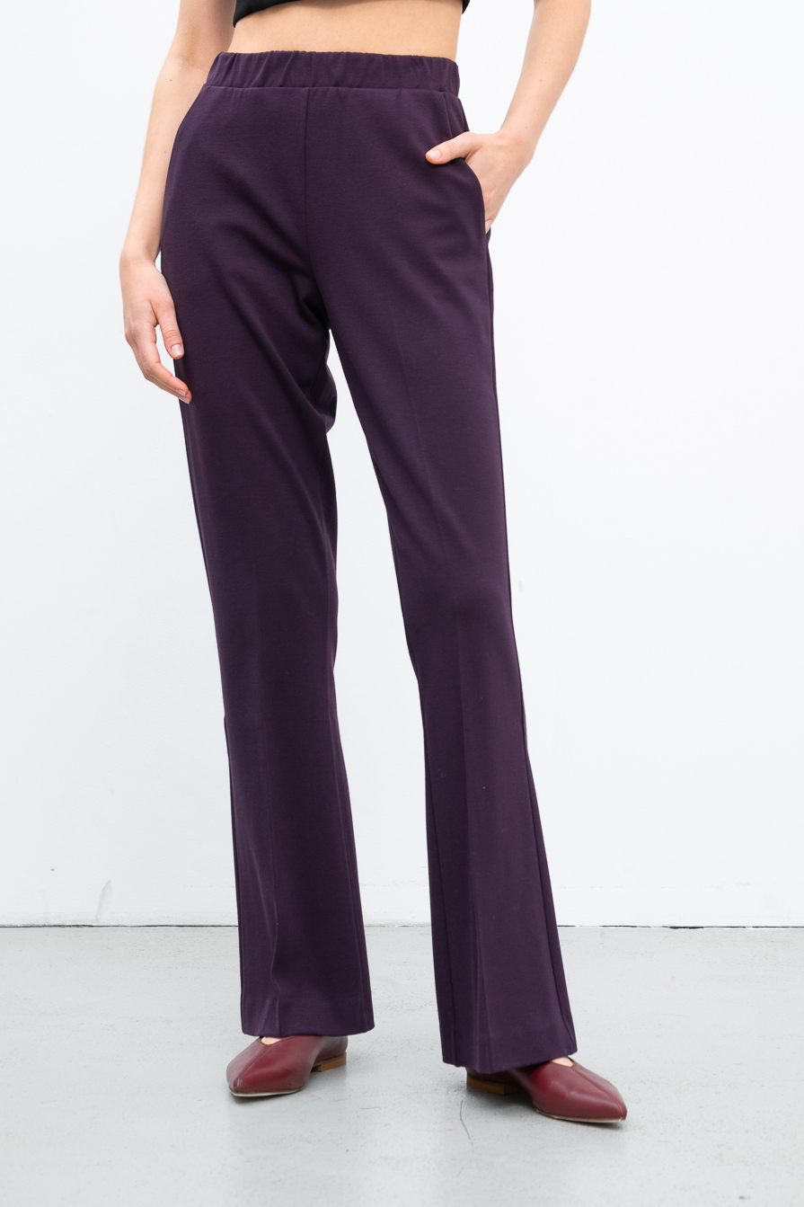 LE TRICOT PERUGIA Брюки прямого кроя с угловыми карманами из джерси оттенка ежевики