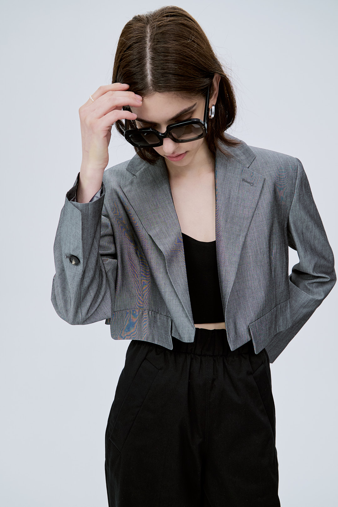 TELA Жакет-кроп из премиальной шерсти тонкого кручения в сером меланже