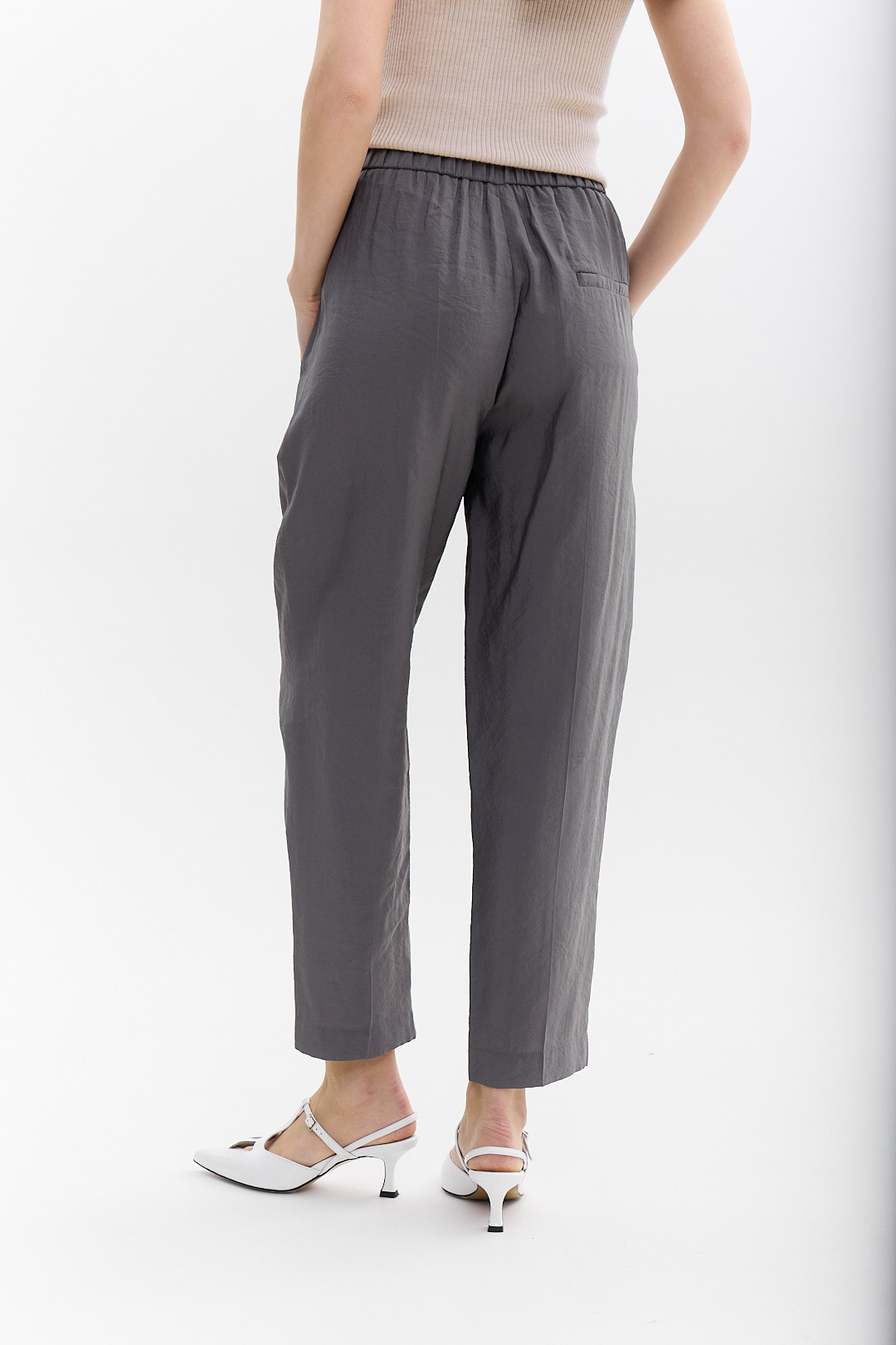 TELA Брюки RIVOLI на мягком поясе из воздушной тафты серо-жемчужного оттенка