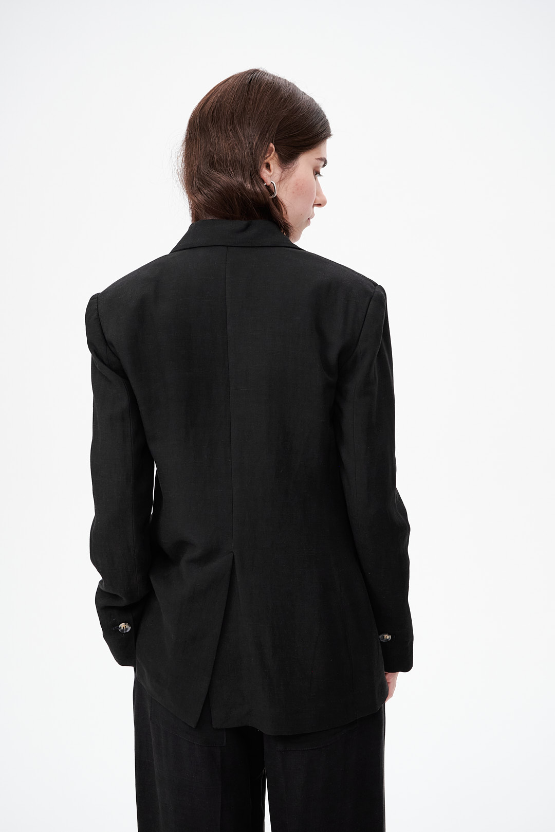 TELA Жакет приталенного кроя из бленда вискозы и льна в черном цвете