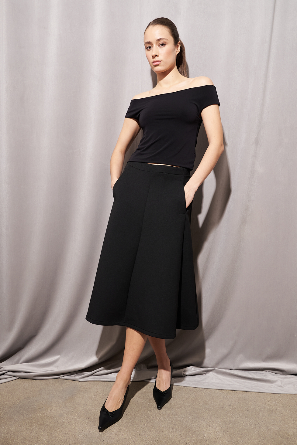 OTTOD'AME Топ с воротом-бато из эластичного трикотажа